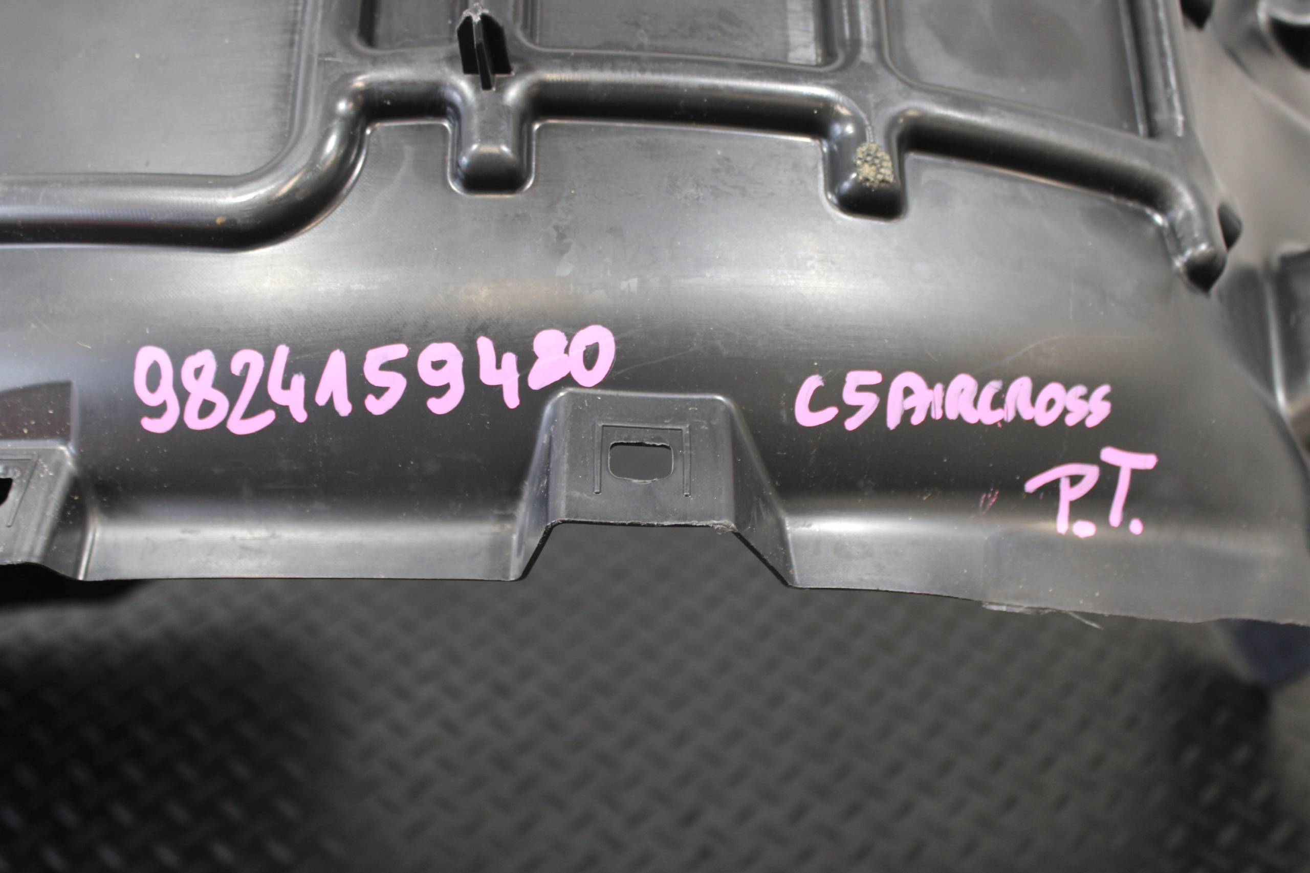 mudguard right rear part 9824159480 CITROEN C5 AIRCROSS