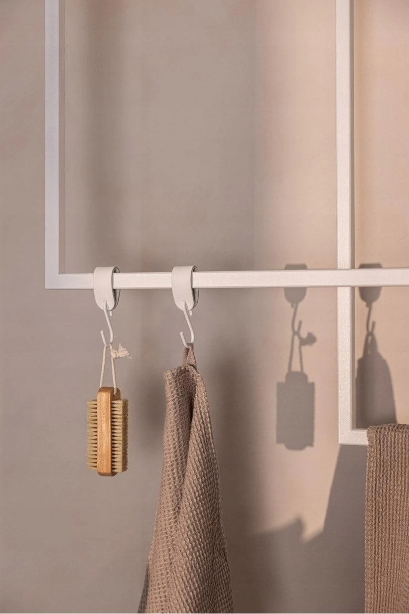 WIESZAK NA RĘCZNIKI ŁAZIENKOWY 90x60 CM LOFT Z HACZYKAMI CZARNY, BIAŁY Wysokość 90 mm