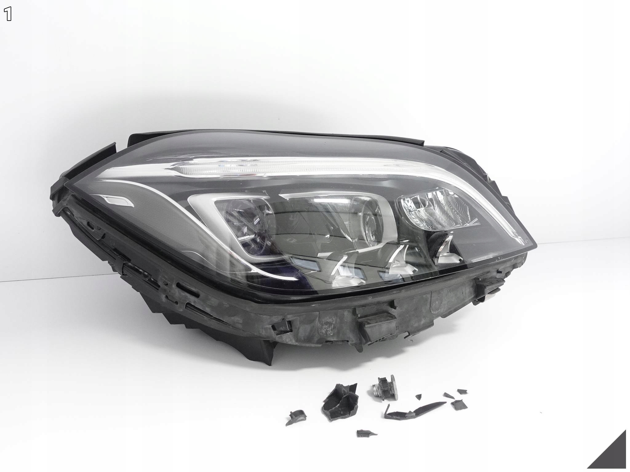 MERCEDES CLS 218 LIFT 14-18 MULTIBEAM FULL LED EU Strona zabudowy prawa