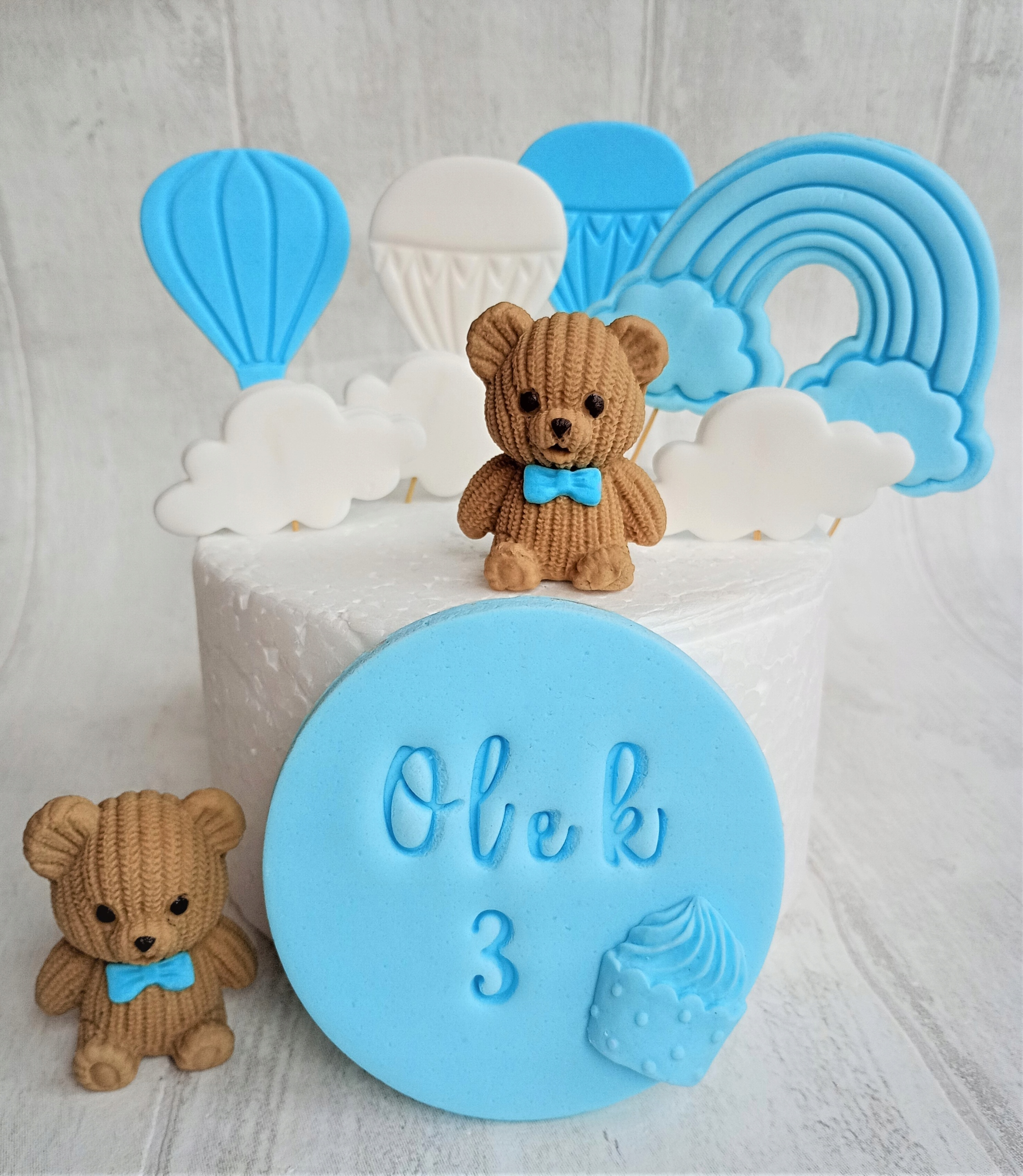 Levně Medvídek 2 medvídci etiketa duha obláčky dekorace z cukrové hmoty Křest