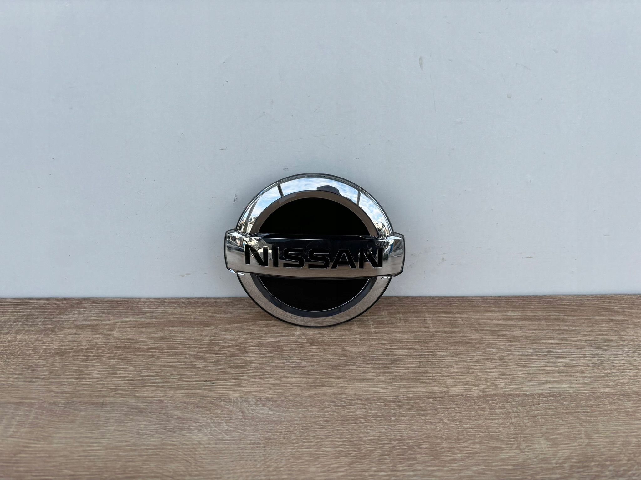 ZNACZEK EMBLEMAT ATRAPY POD RADAR NISSAN QASHQAI JUKE ALMERA K93/NC651