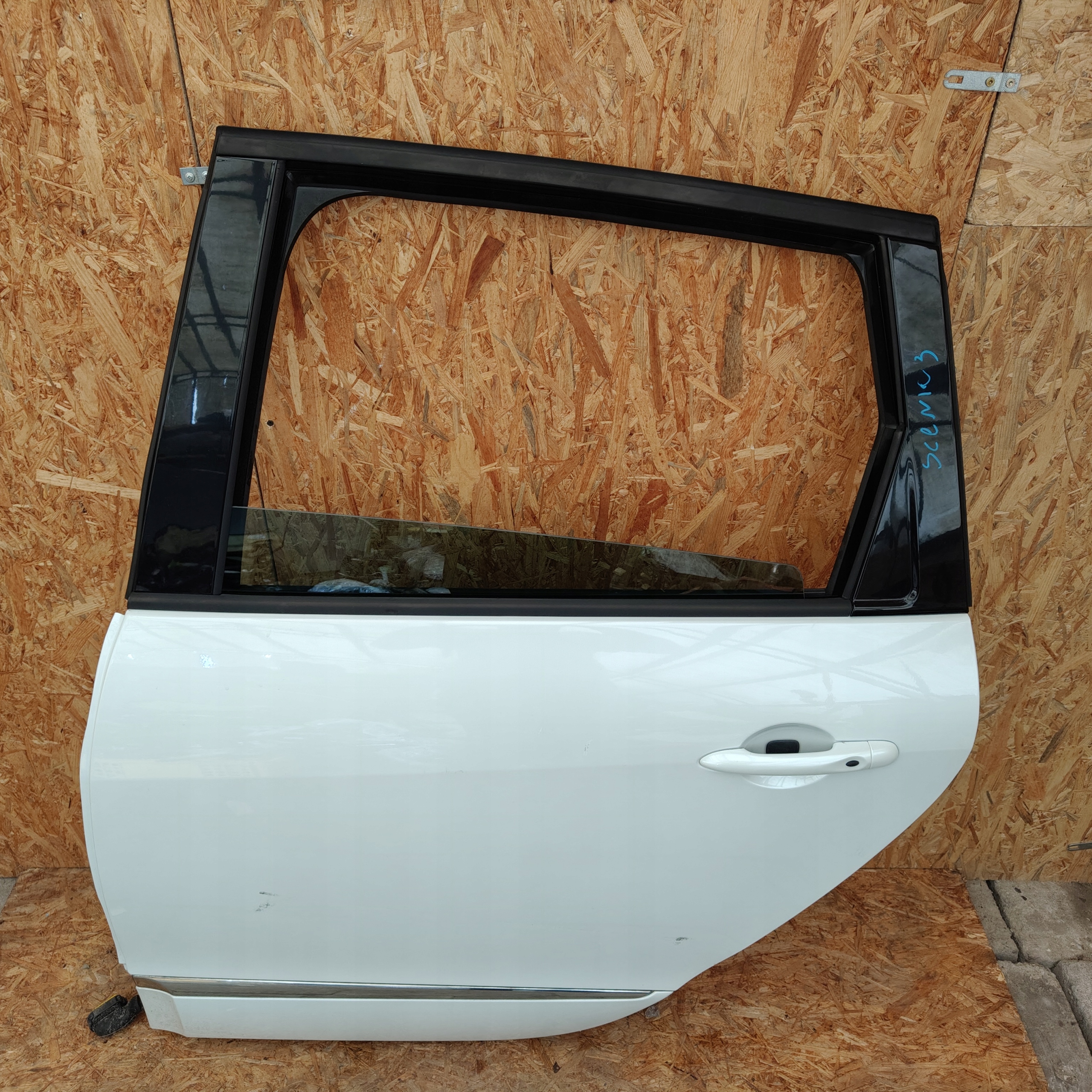 door rear. rear part left RENAULT SCENIC III BIALA PERLA