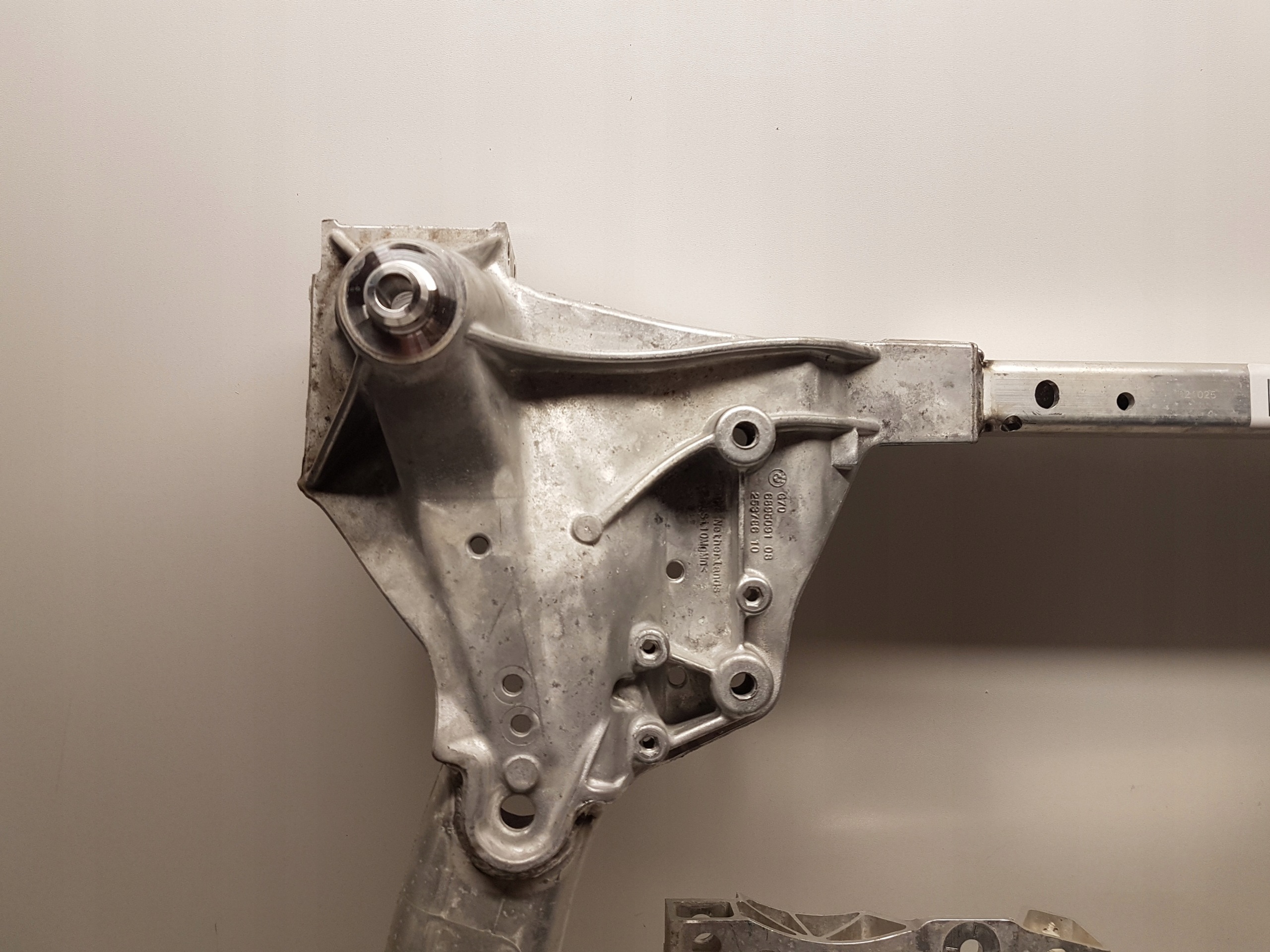 axle beam subframe front BMW G60 G61 G70 8869234