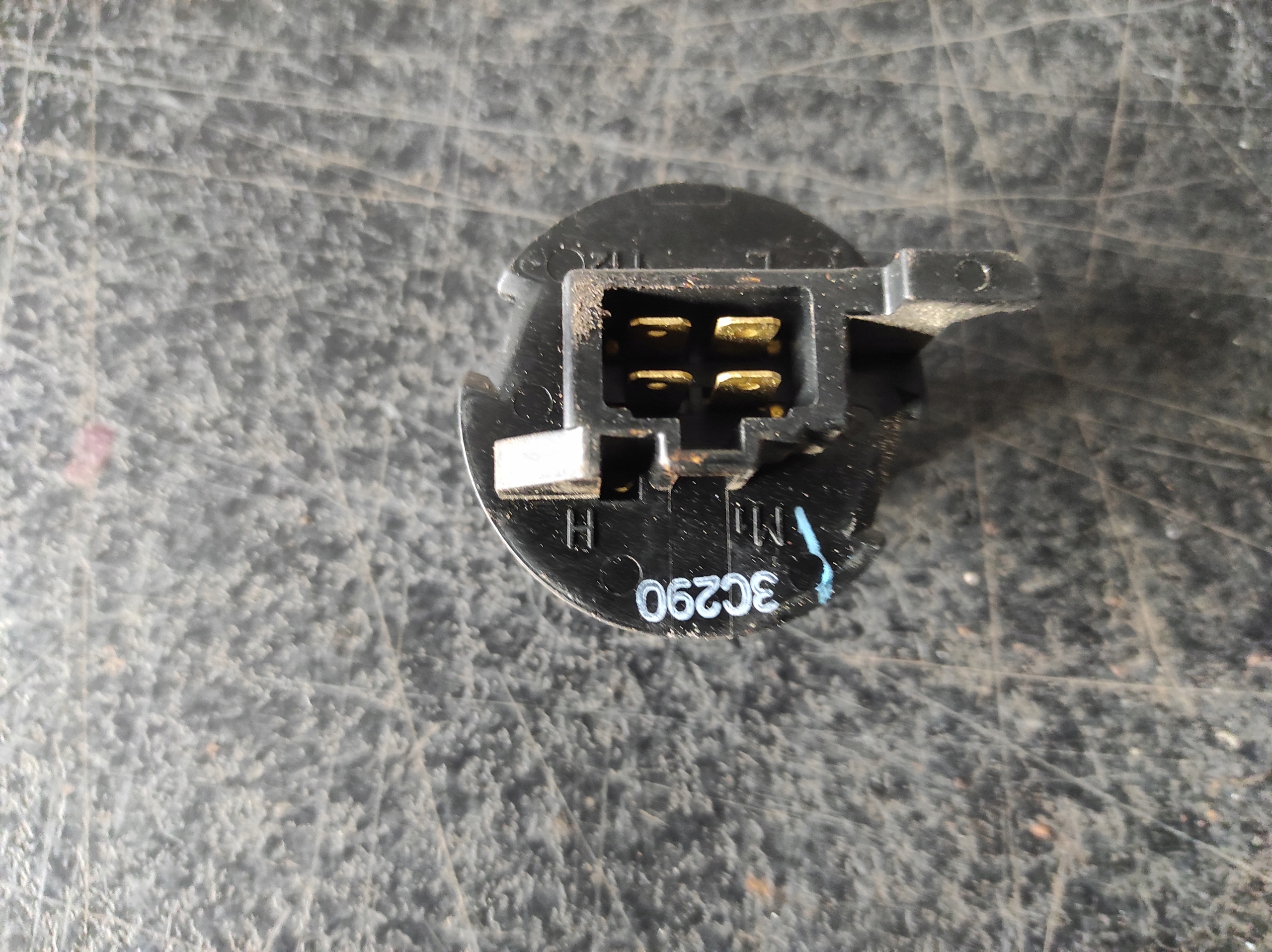 Резистор повітродувки Suzuki Ignis і 00-03