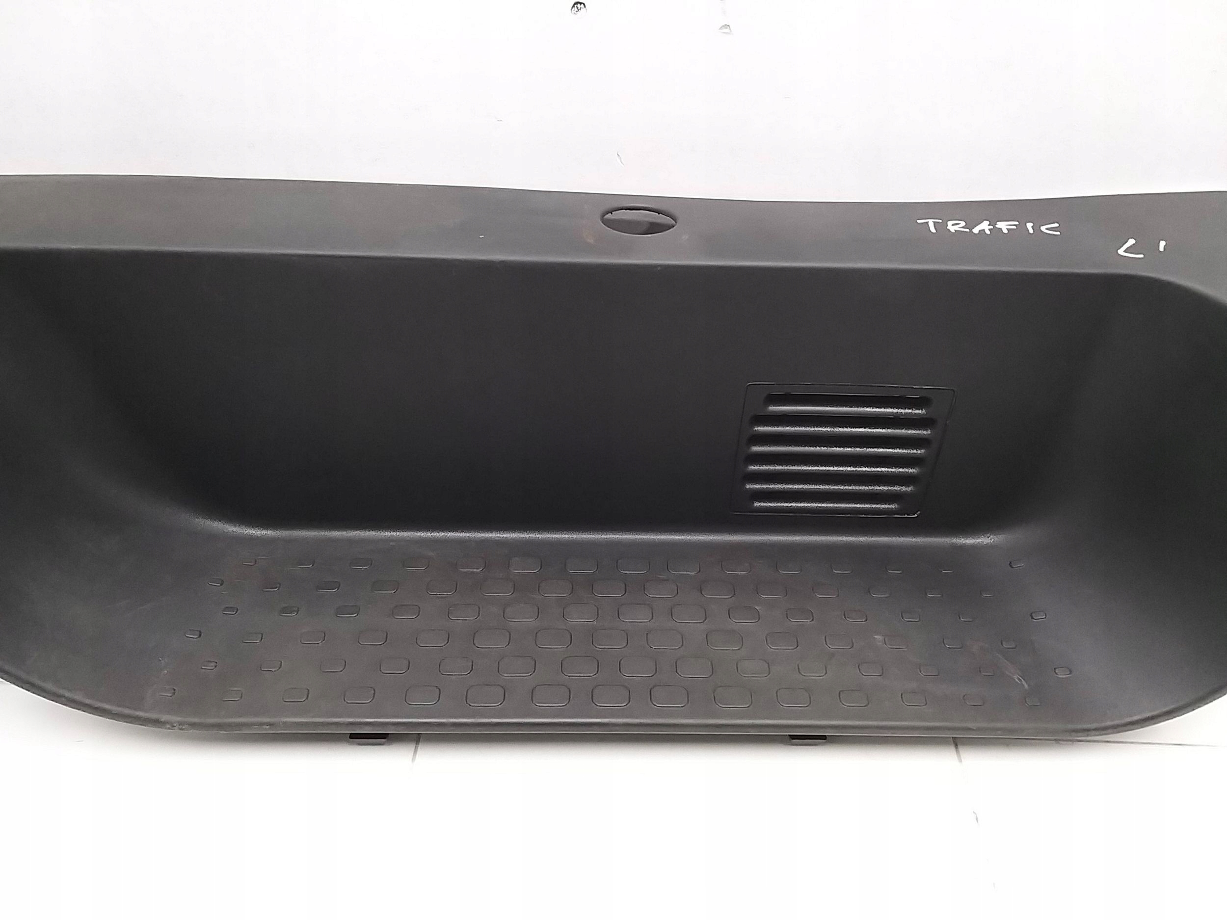 TRAFIC III VIVARO B TALENTO práh STOPIEN levý předek 768510190R