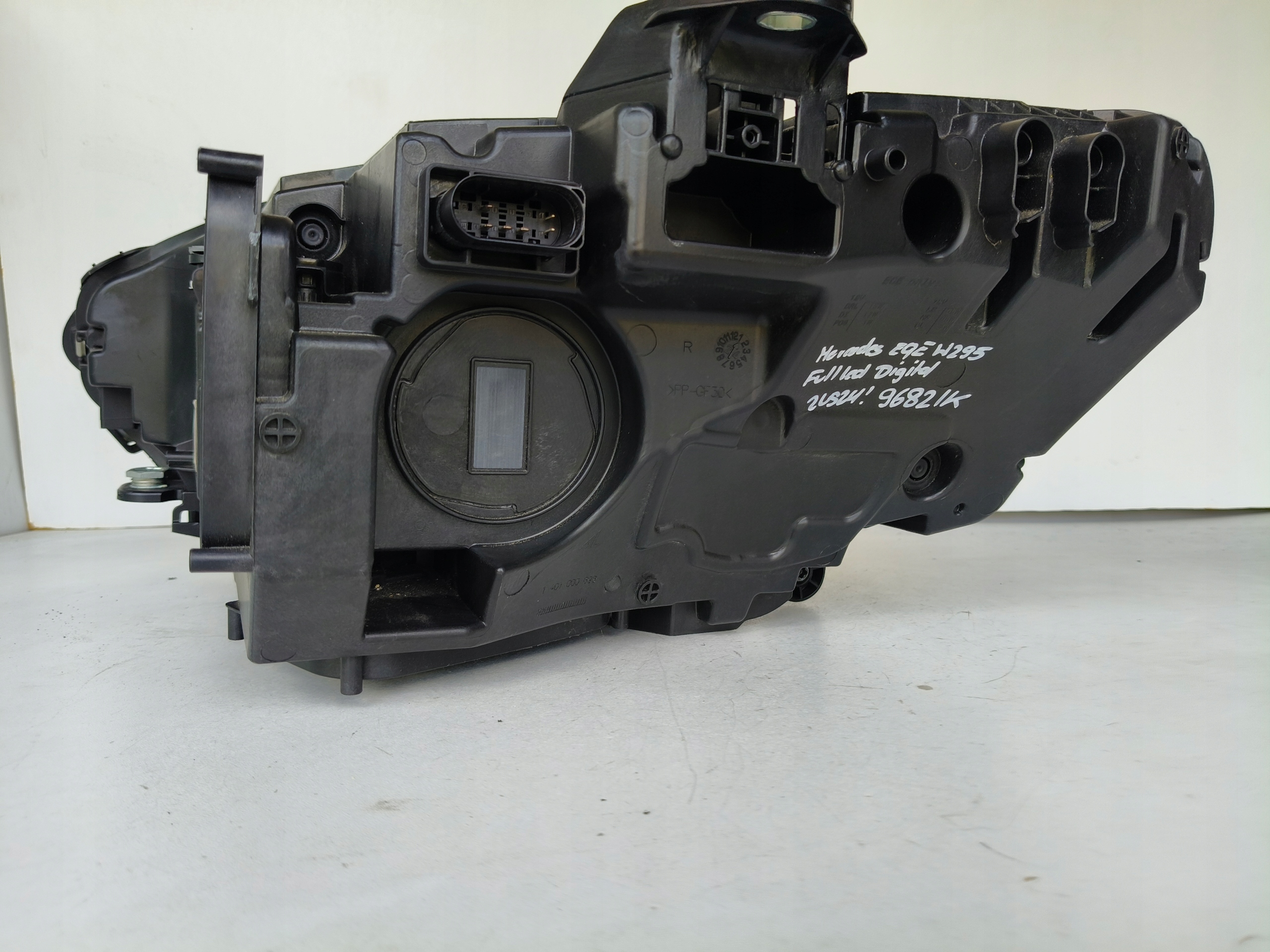 light right REFLEKTOR MERCEDES EQE W295 FULL LED DIGITAL LIGHT
