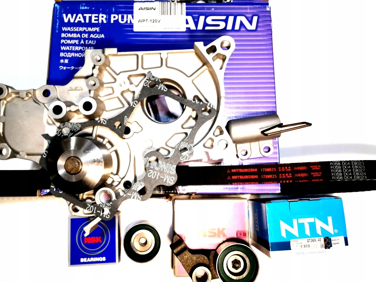 13568-29035 - РАСПРЕДВАЛ + НАСОС TOYOTA D4D AVENSIS RAV4-2002