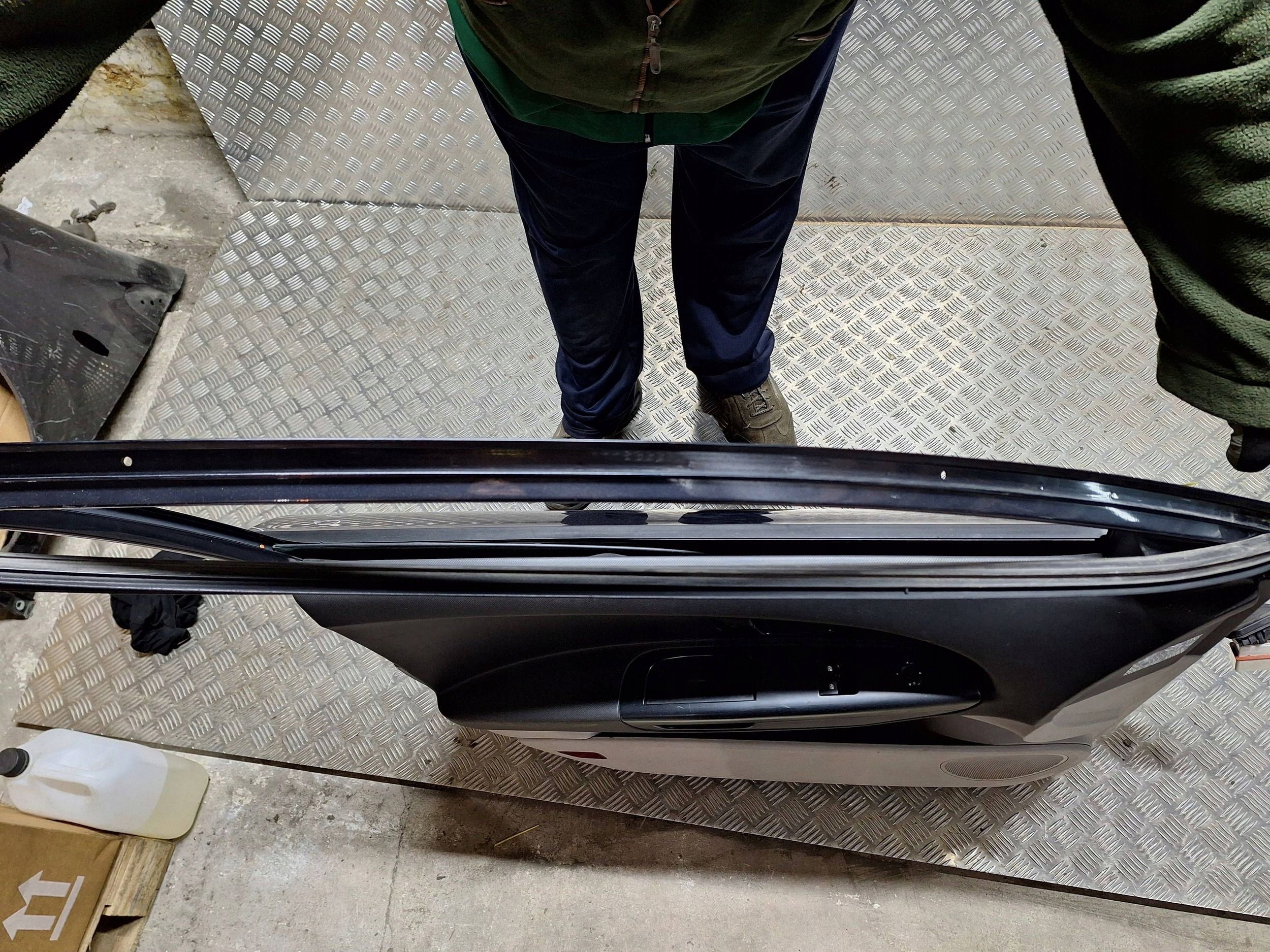 door left front KIA CEED and 06-12 complete