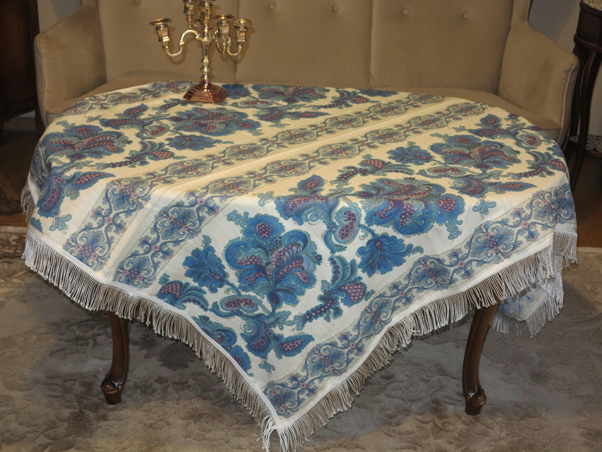 UROCZY OBRUS W SZEROKIE RUSTYKALNE GIRLANDY KWIATOWE, FRĘDZLE 160/116+7