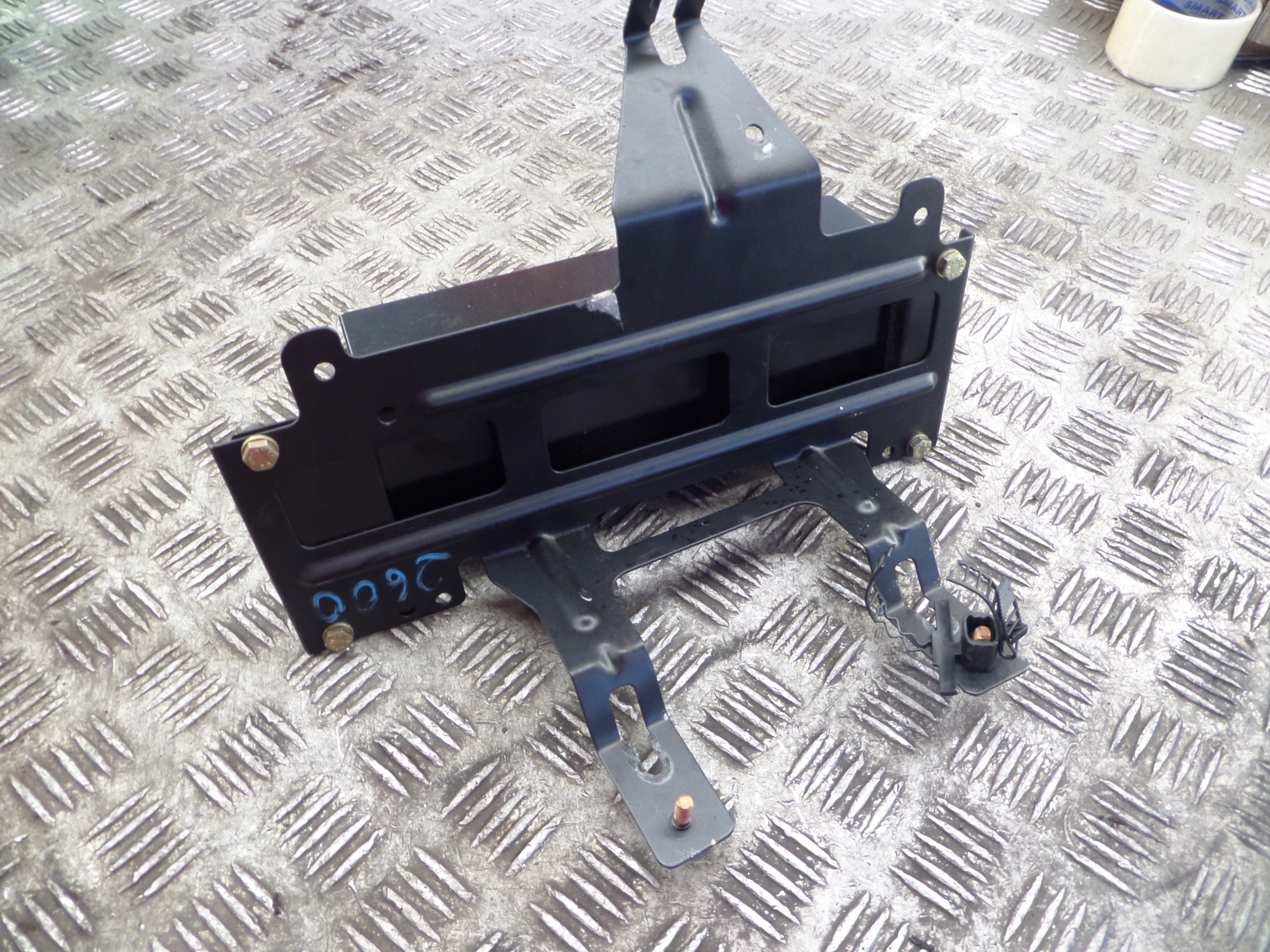 AUDI A4 B7 amplifier RADIA 8H0035223E