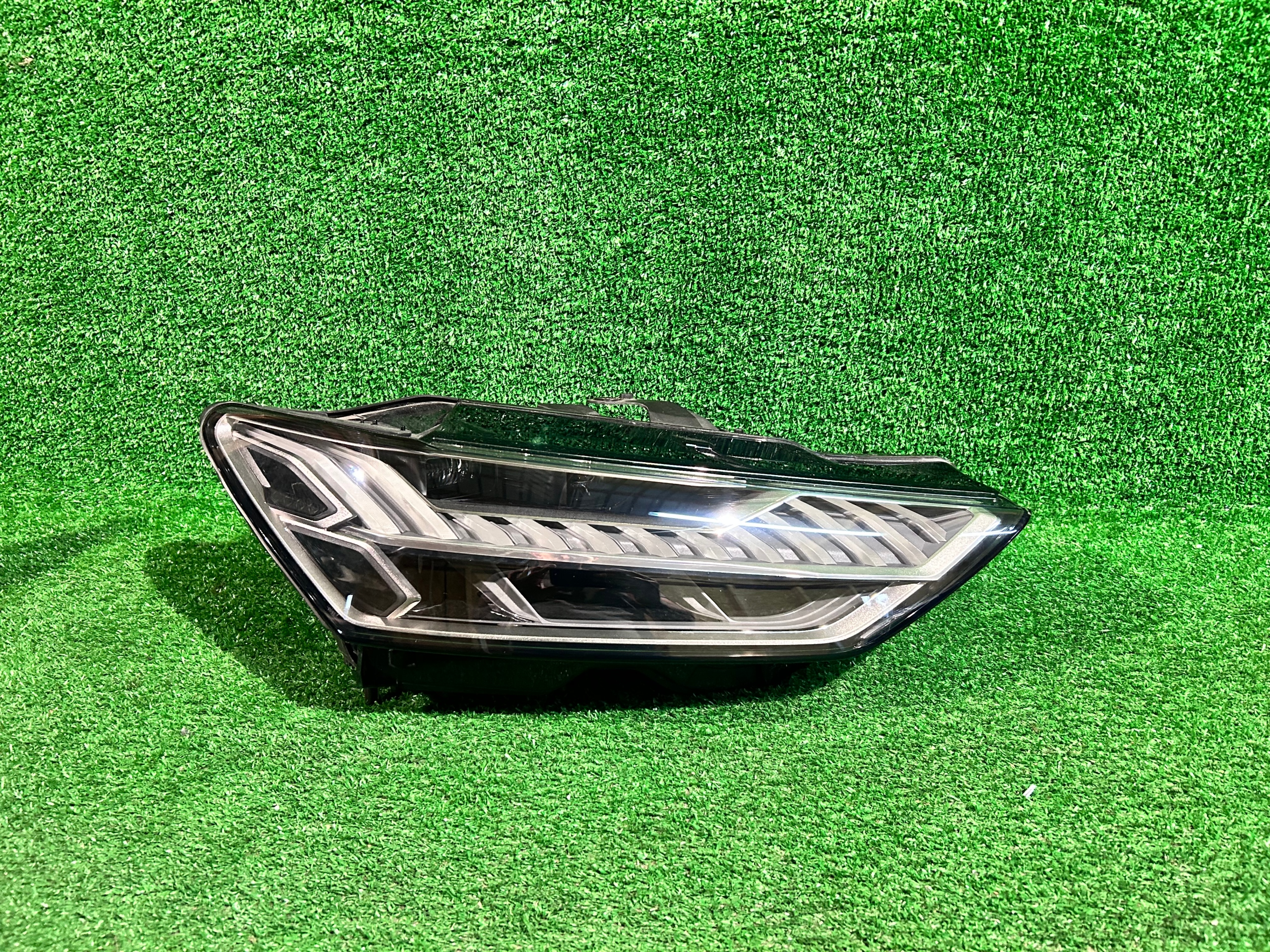 REFLEKTOR rechts AUDI A7 C8 MATRIX komplet 4K8941036F