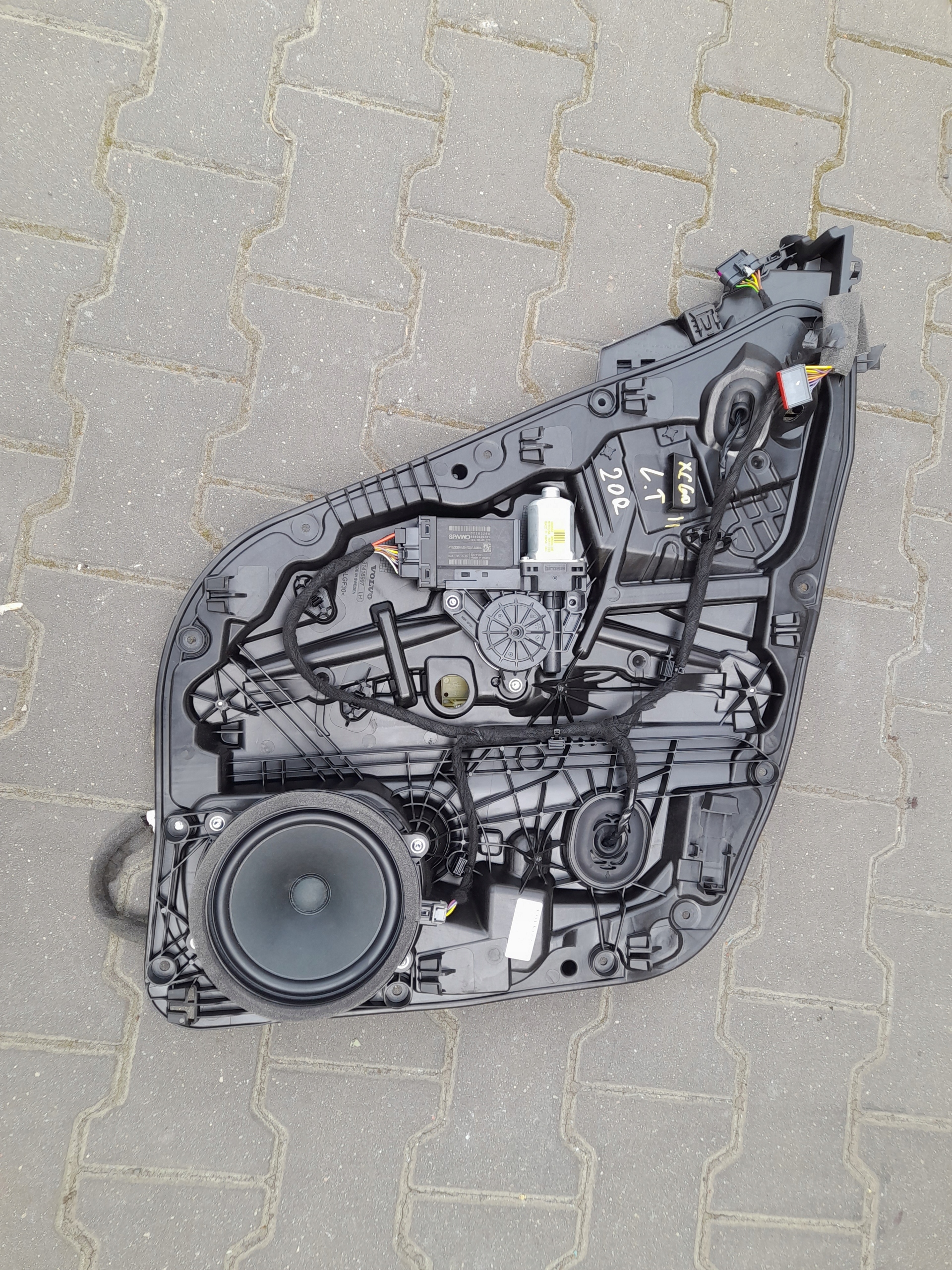 PODNOŚNIK SZYBY DRZWI PŁYTA LEWY TYŁ 31416997 VOLVO XC60 II 20R W-WA