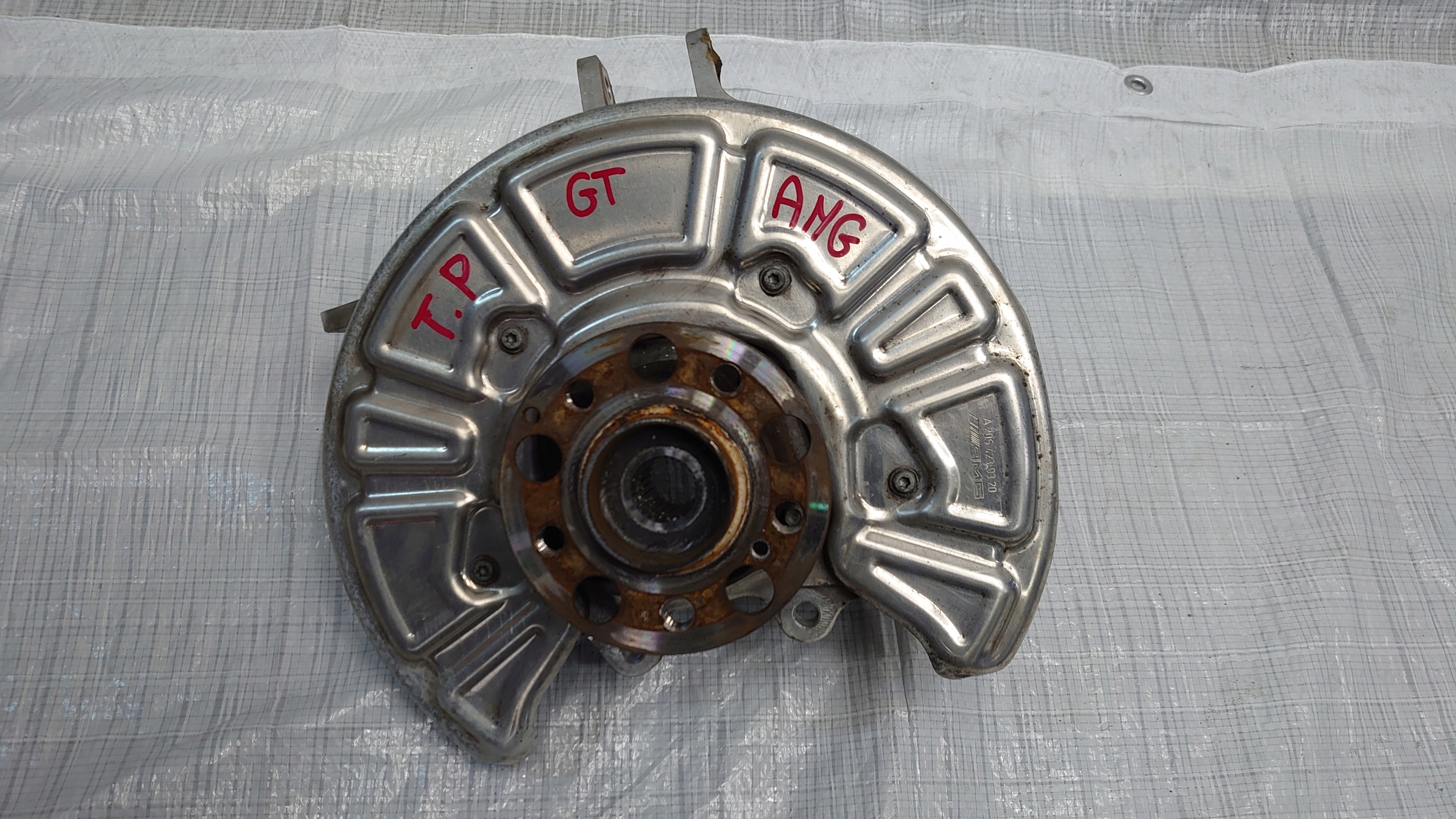 ЦАПФА ЗАДНЯЯ ПРАВА MERCEDES GT C AMG W190