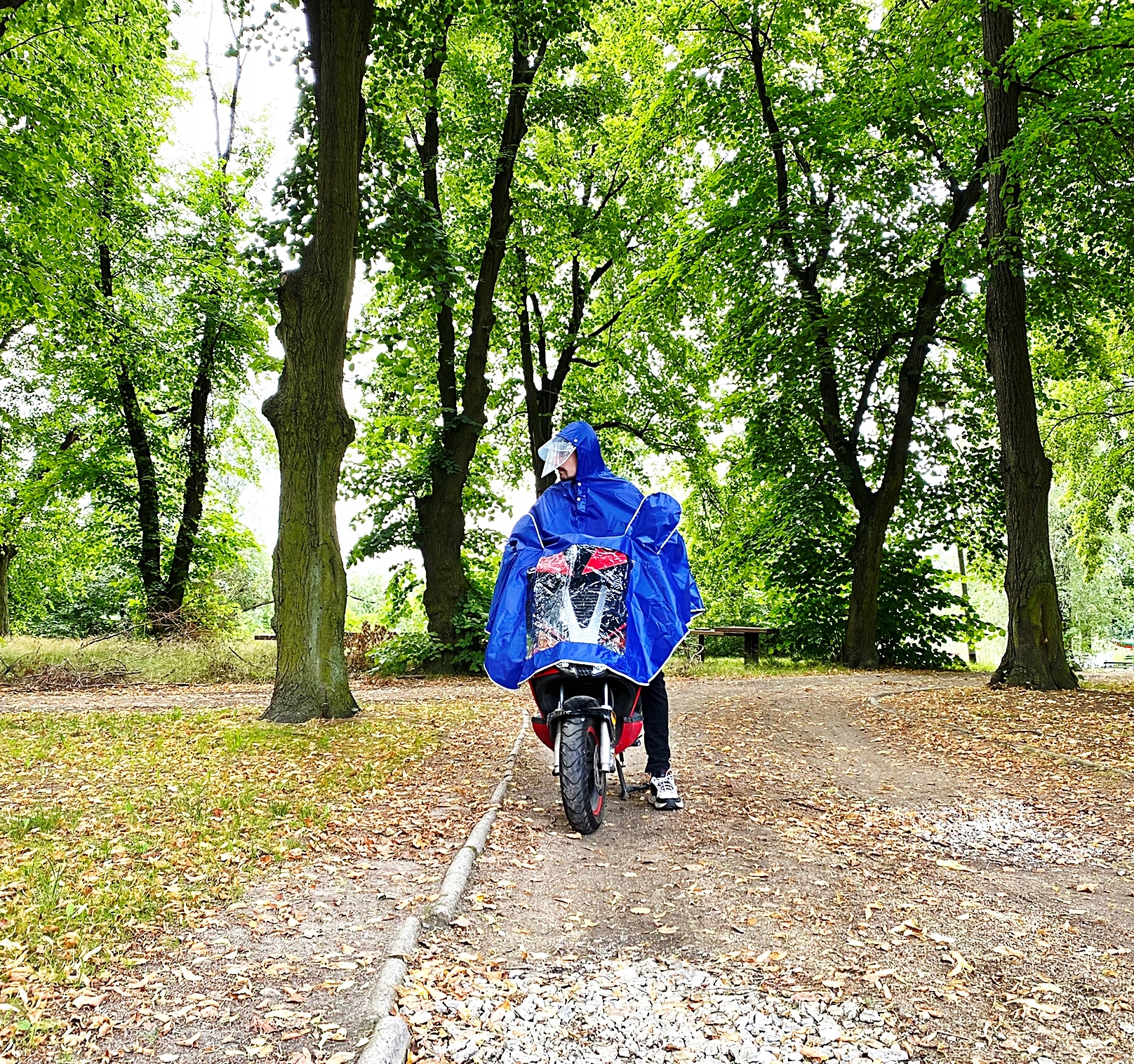 PONCZO - PŁASZCZ PRZECIWDESZCZOWY NA SKUTER ''L'' ABIWA Producent WZMOTO