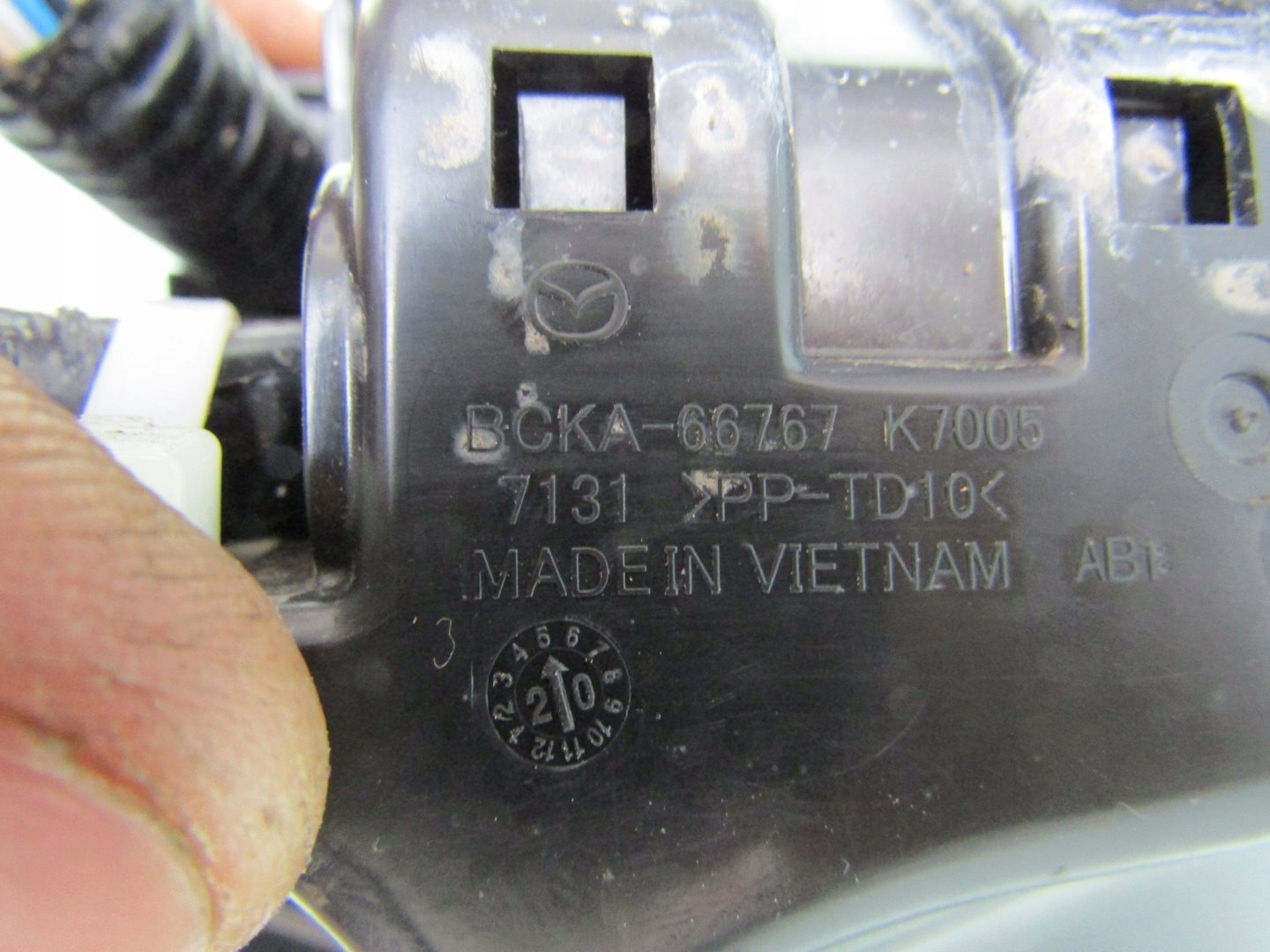 mazda 3 BP IV 2.0 20R блок предохранителей