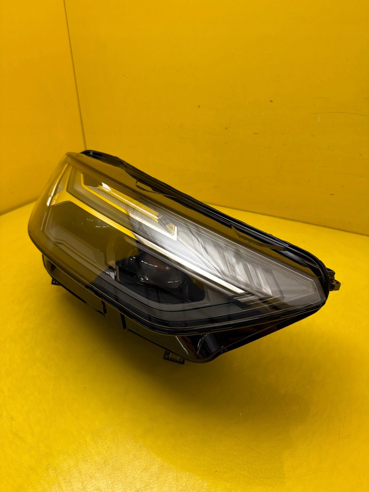 light right Audi Q5 II 80A Lift Matrix 80A941036E