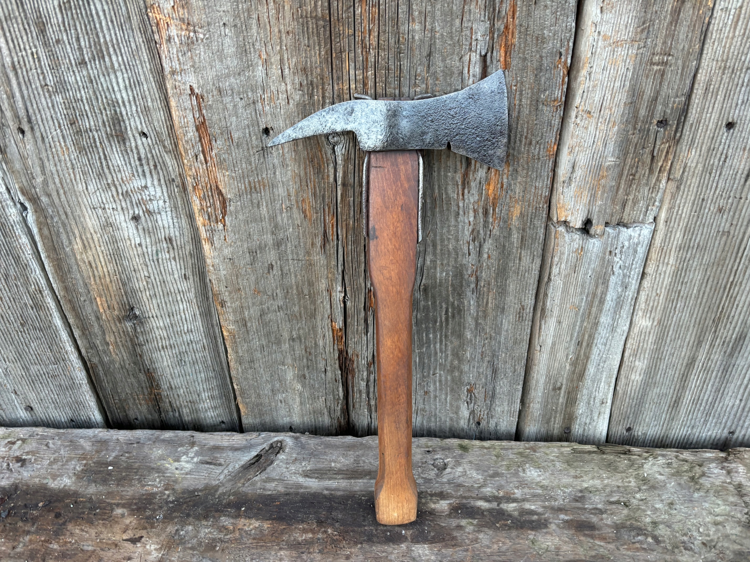 Stary toporek strażacki