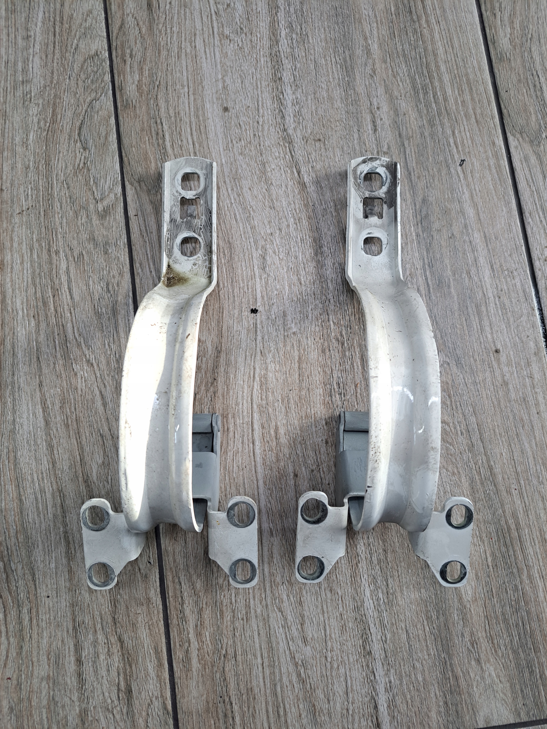 ZAWIAS ZAWIASA MOCOWANIE DRZWICZEK SCHOWKA VOLVO FH FM 9 12 13