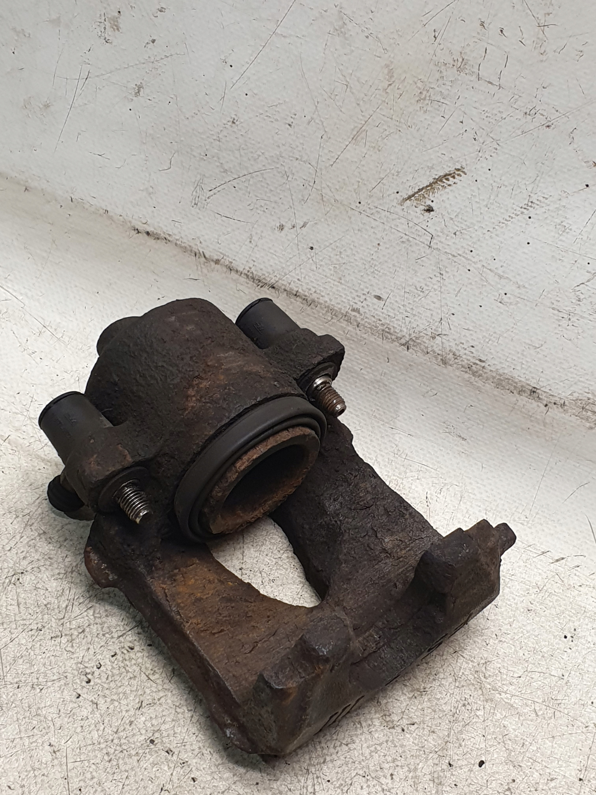 caliper brake left front AUDI A3 8L 1.8 125KM 97r.