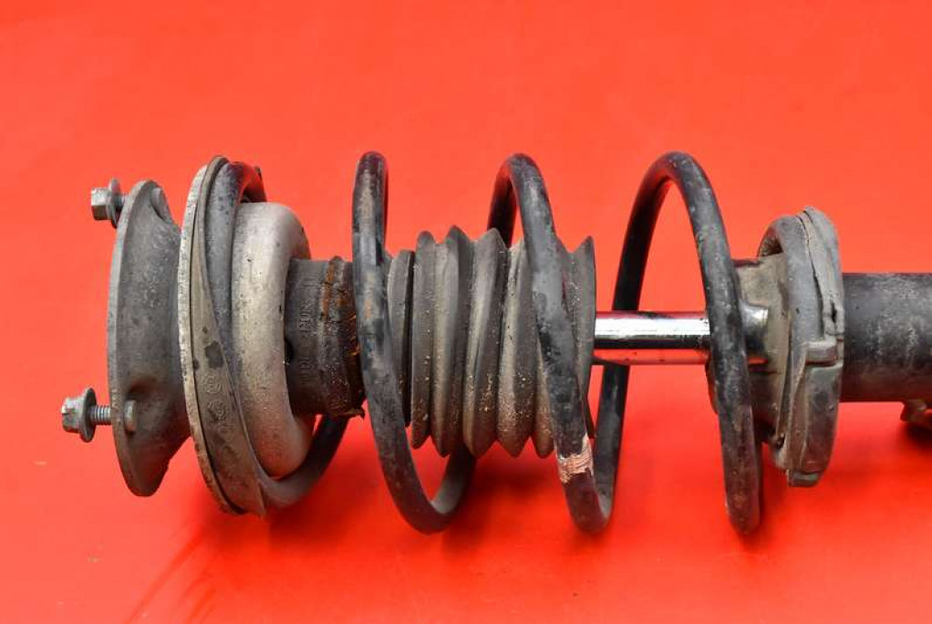shock absorber right front 6796156-01 BMW E93 3.0i 218 KM 04-10