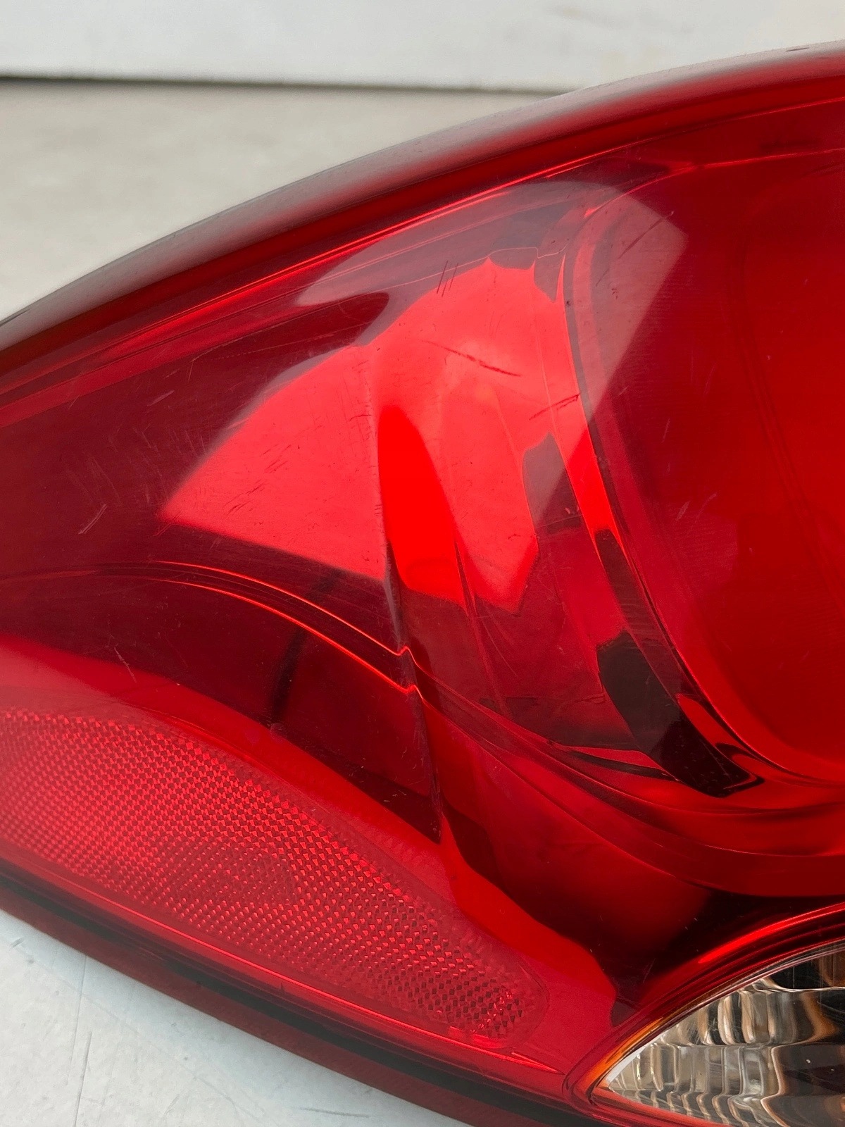 light rear part rear left Kia Carens IV