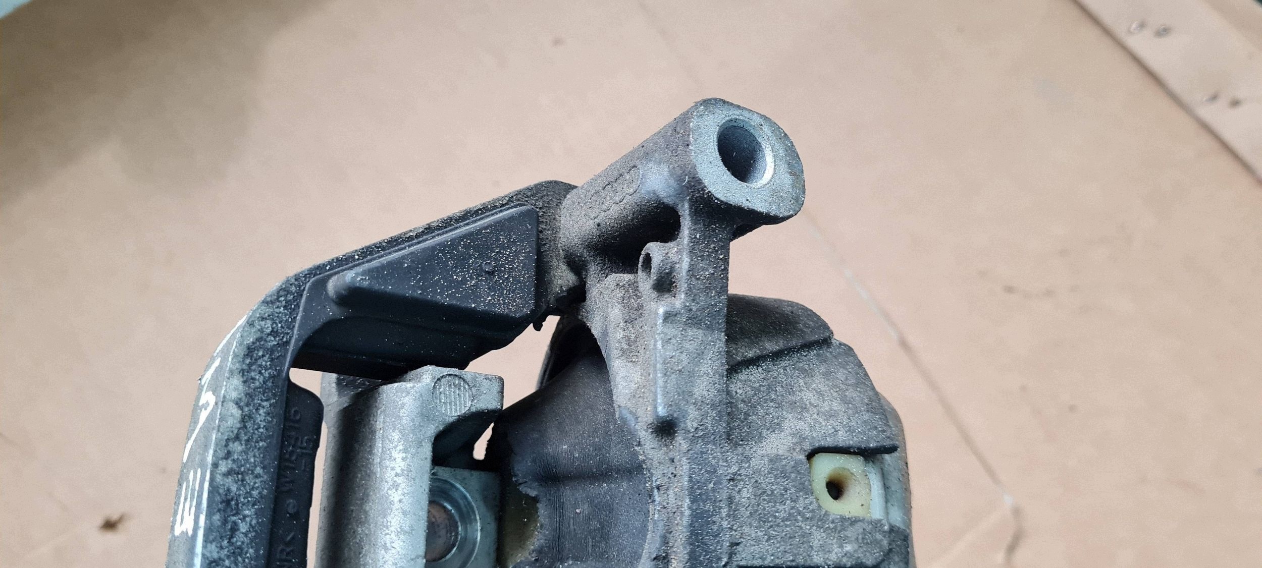 A6 C7 4G engine mount left 3.0 TDI CDU 4G0199381LG A7 4G