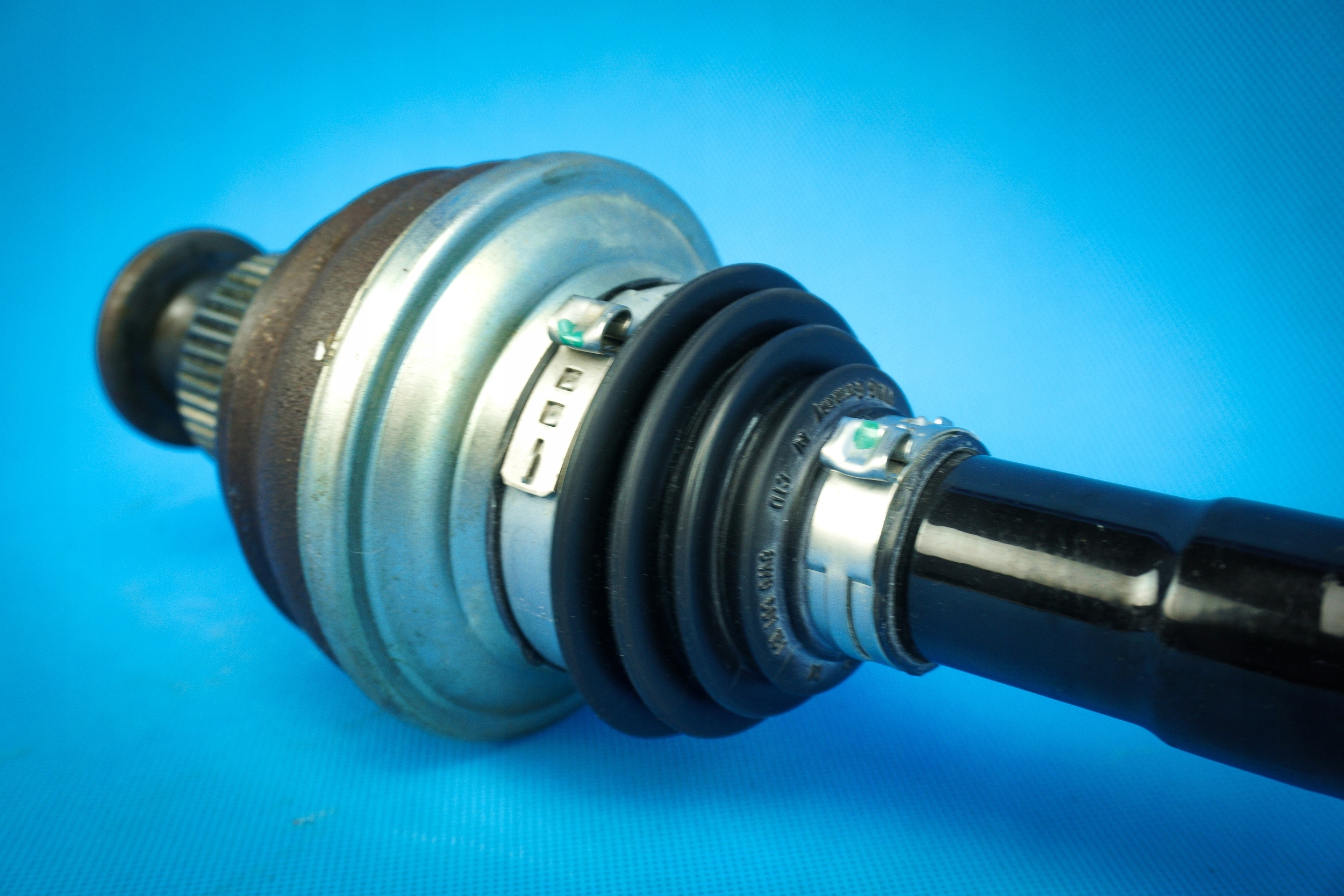 poloos kloub Audi A6 S6 A7 S7 Q5 A8 S8 8R0501203C