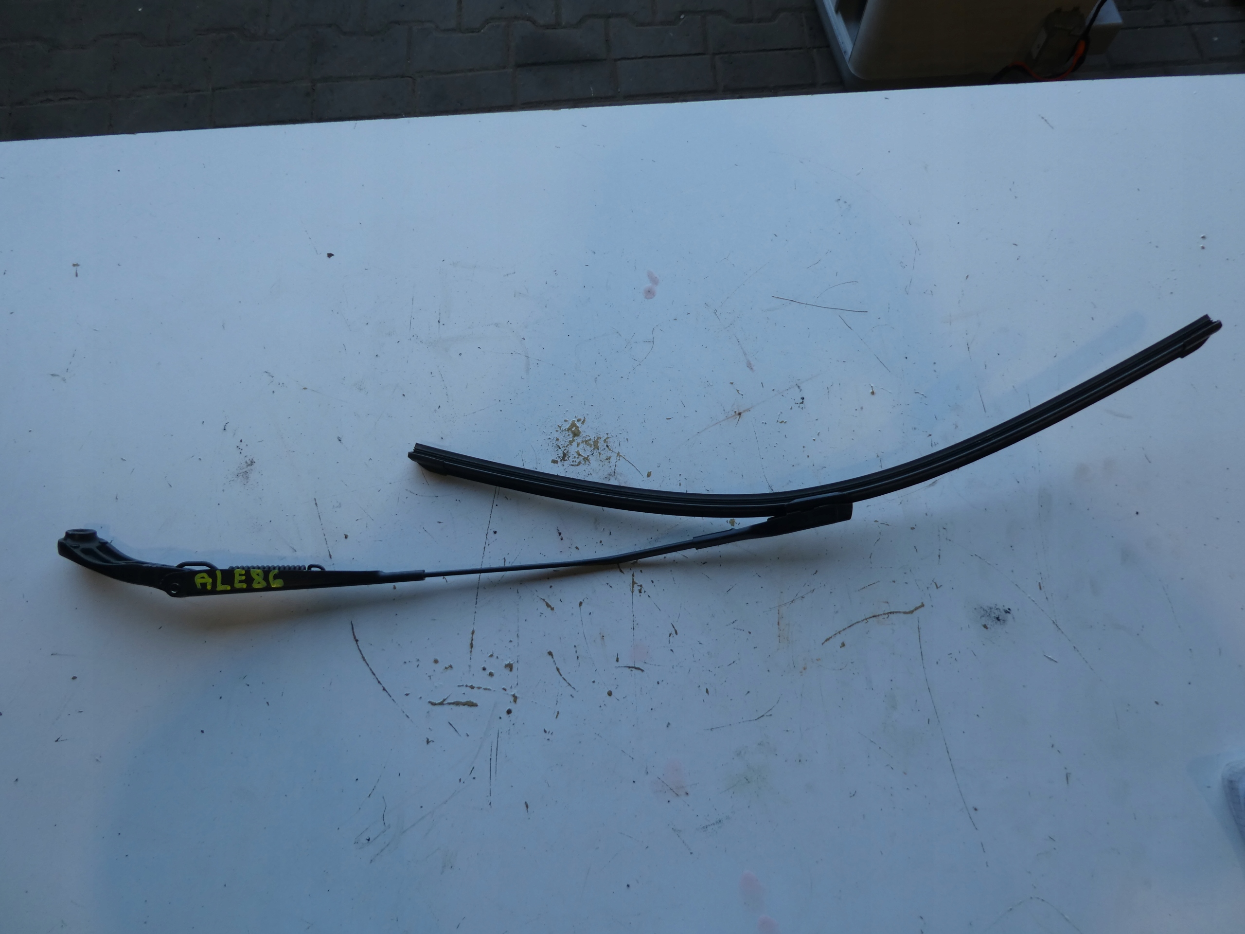 wiper arm left AUDI A4 B8 8K1955407