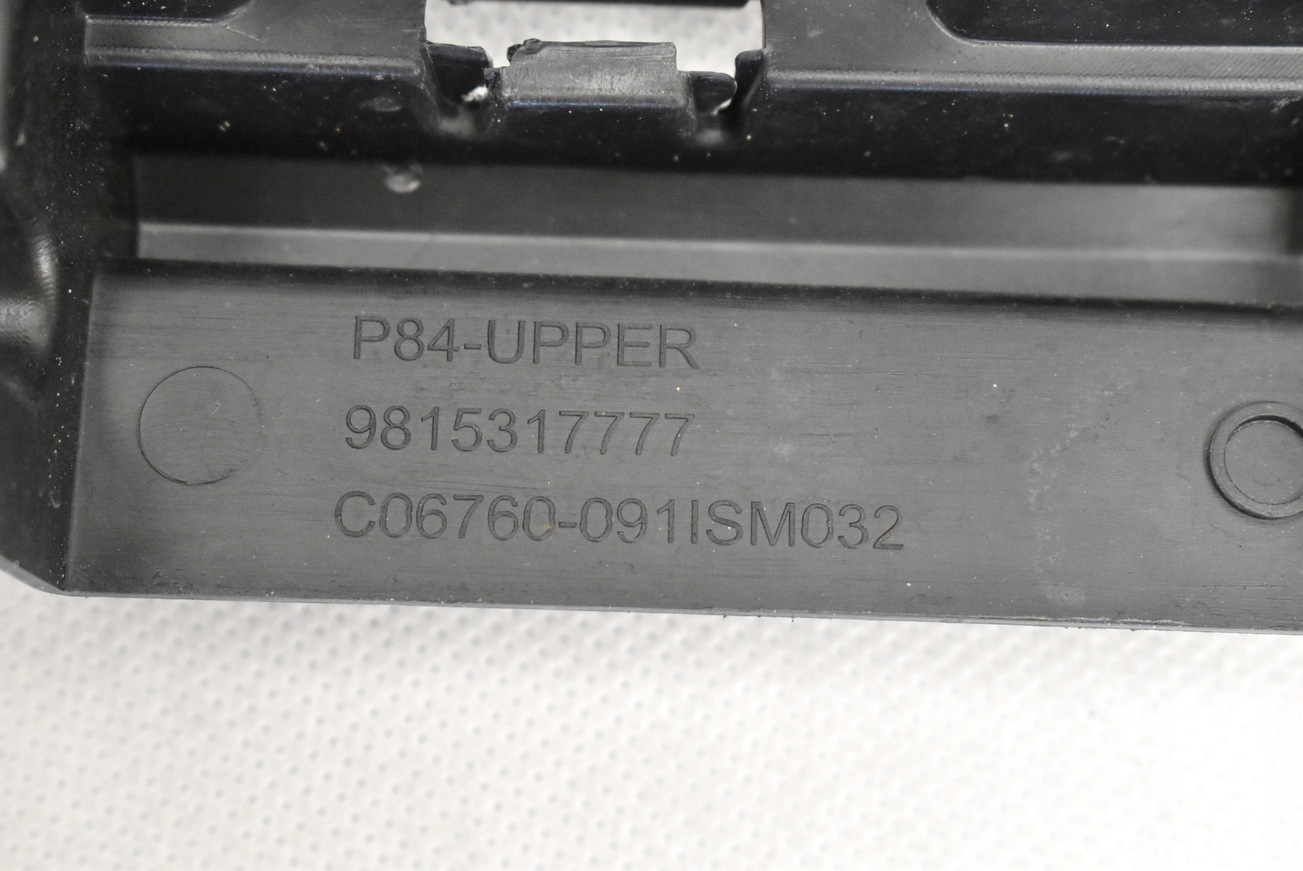 PEUGEOT 3008 5008 16- WZMOCNIENIE OSŁONA GRILLA Numer katalogowy części 9815317777 mih8