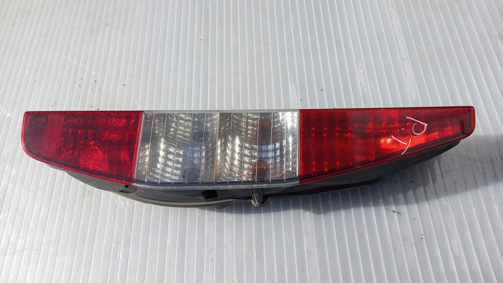 фонарь правый FIAT Doblo I 1.9d 01R