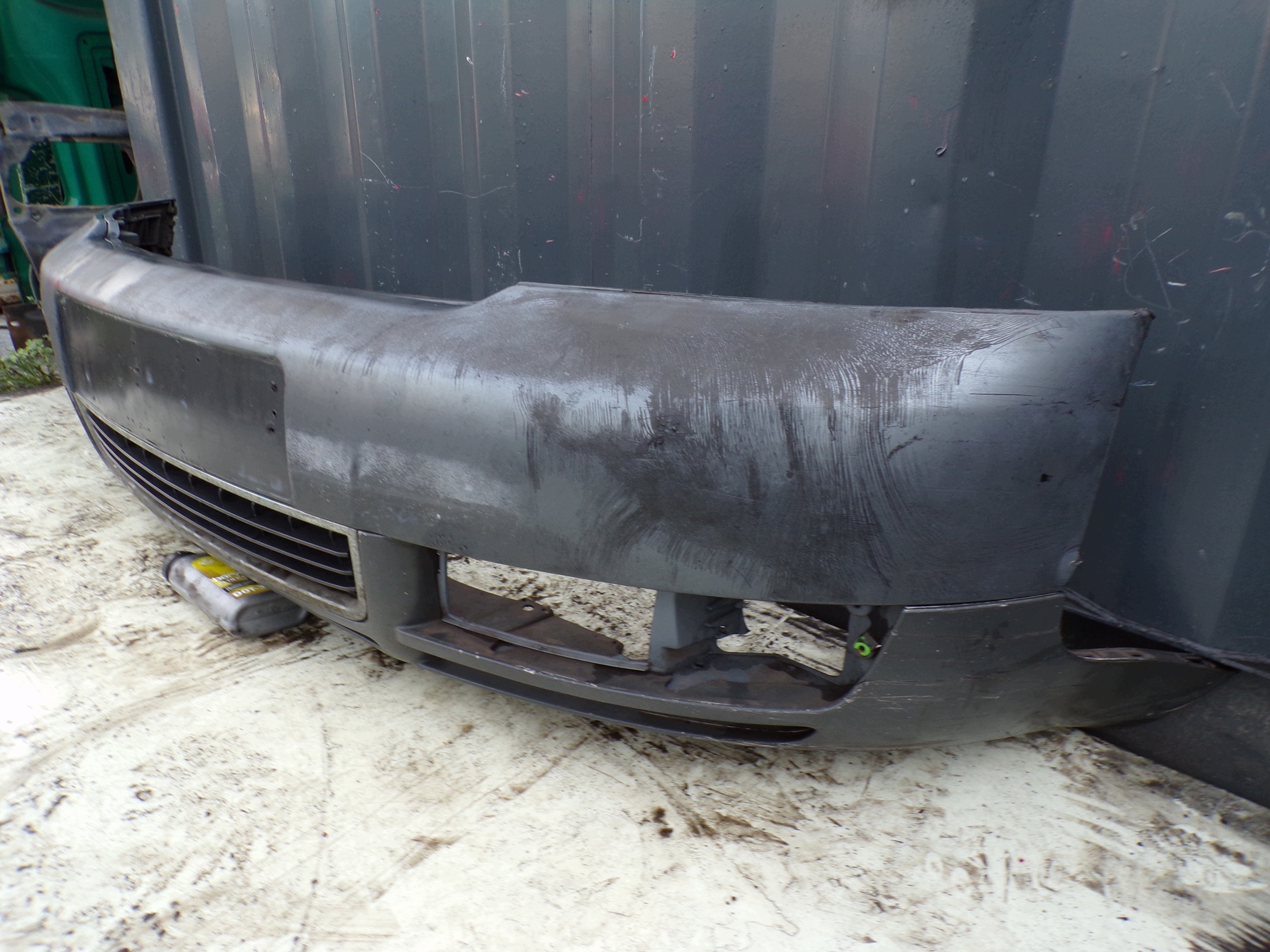 front bumper PRZODAUDI A4 B6 + sider (R1)