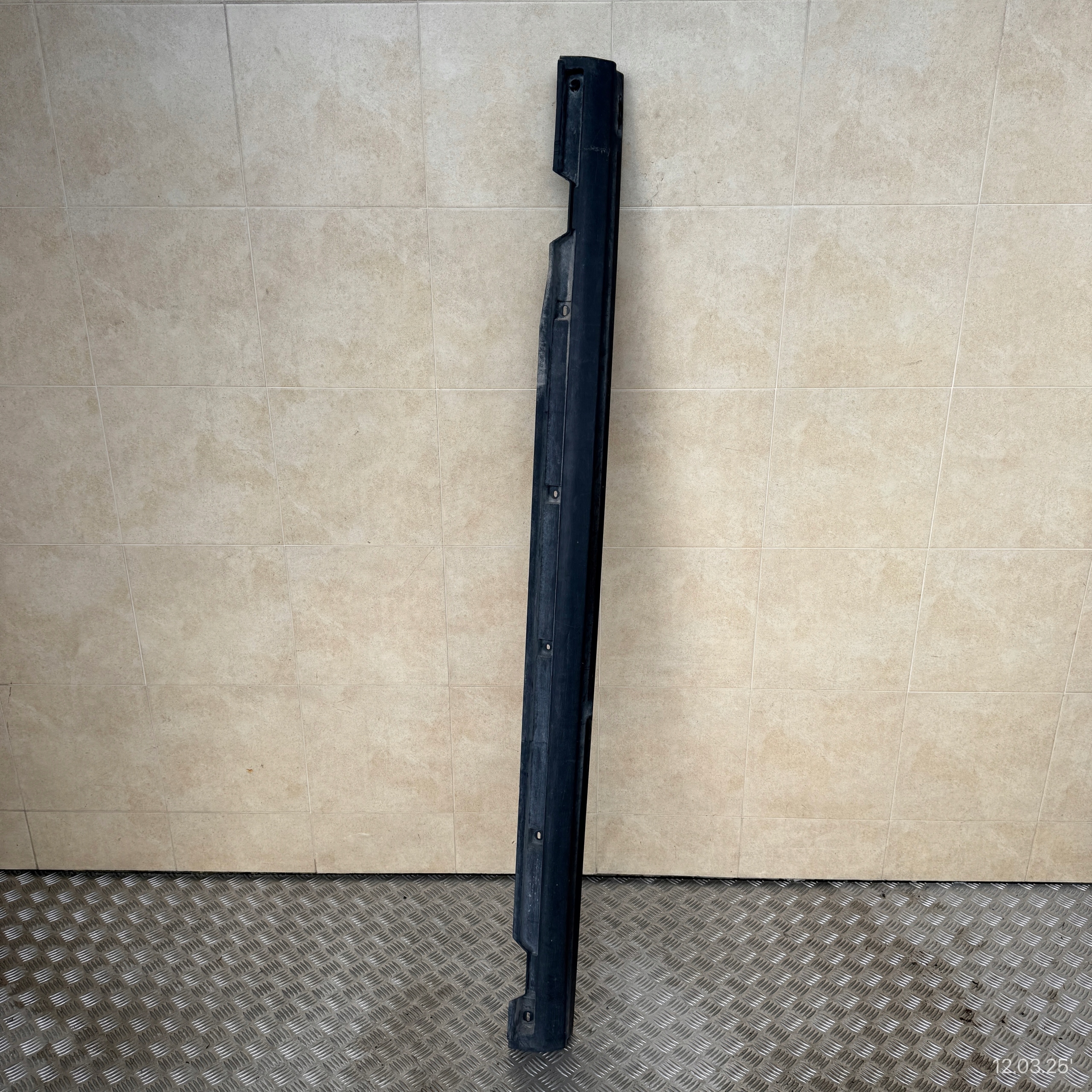 moulding threshold left threshold LAND ROVER RANGE ROVER EVOQUE and LIFT BJ32-10155-AB