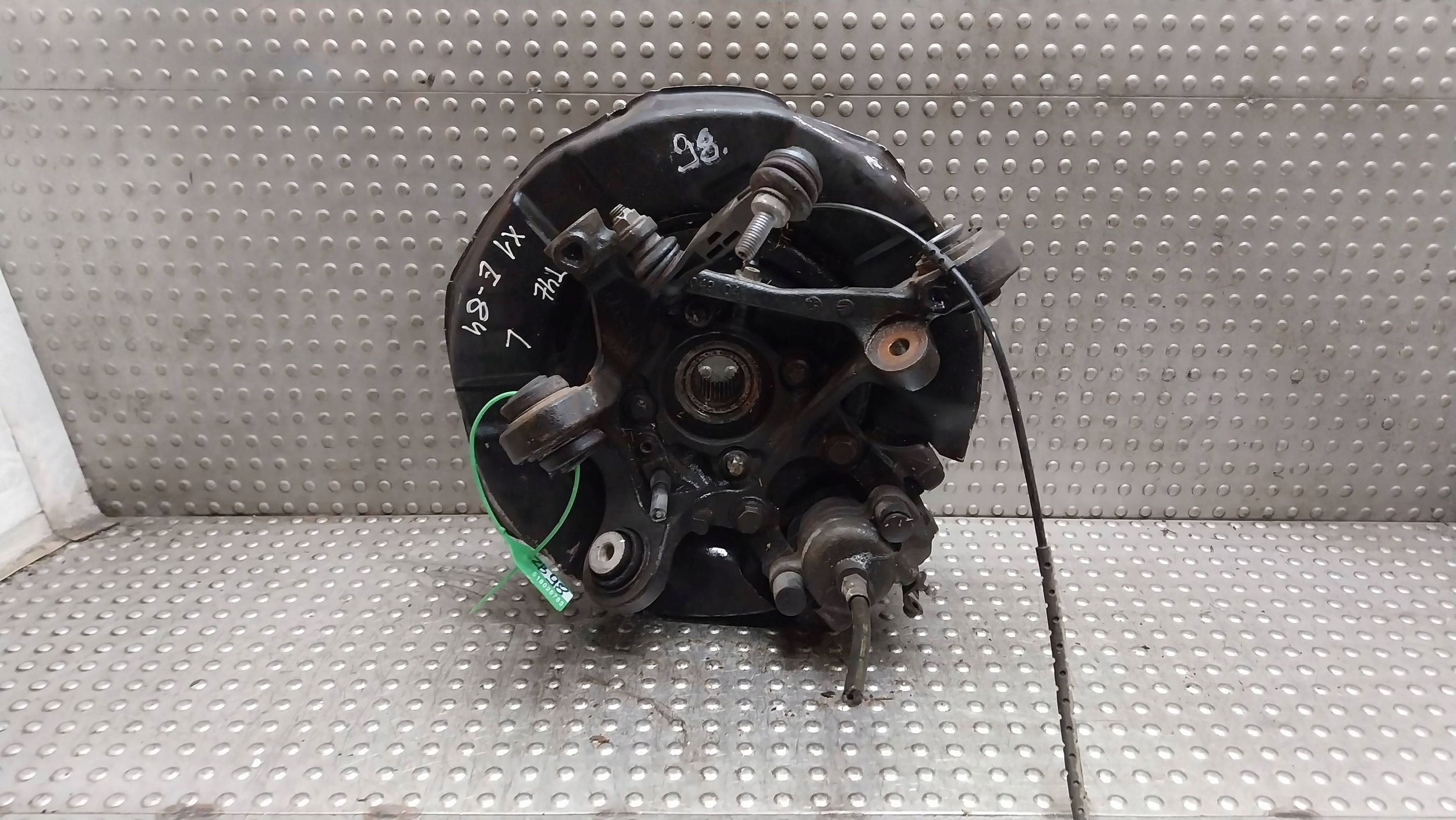 otoč čepu levý záď 6788049 BMW X1 E84