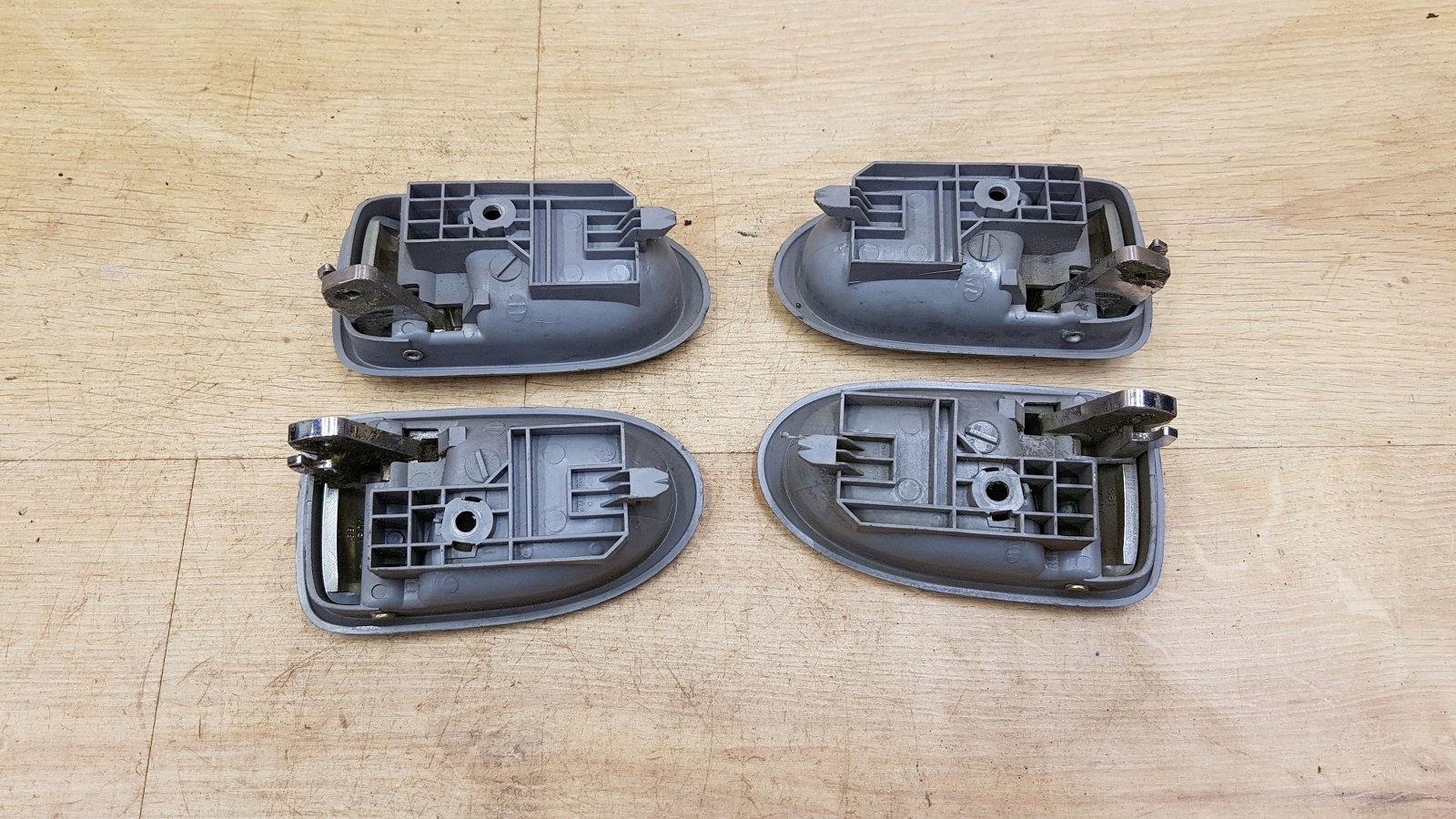 ручка двери передняя зад комплект mazda PREMACY CP