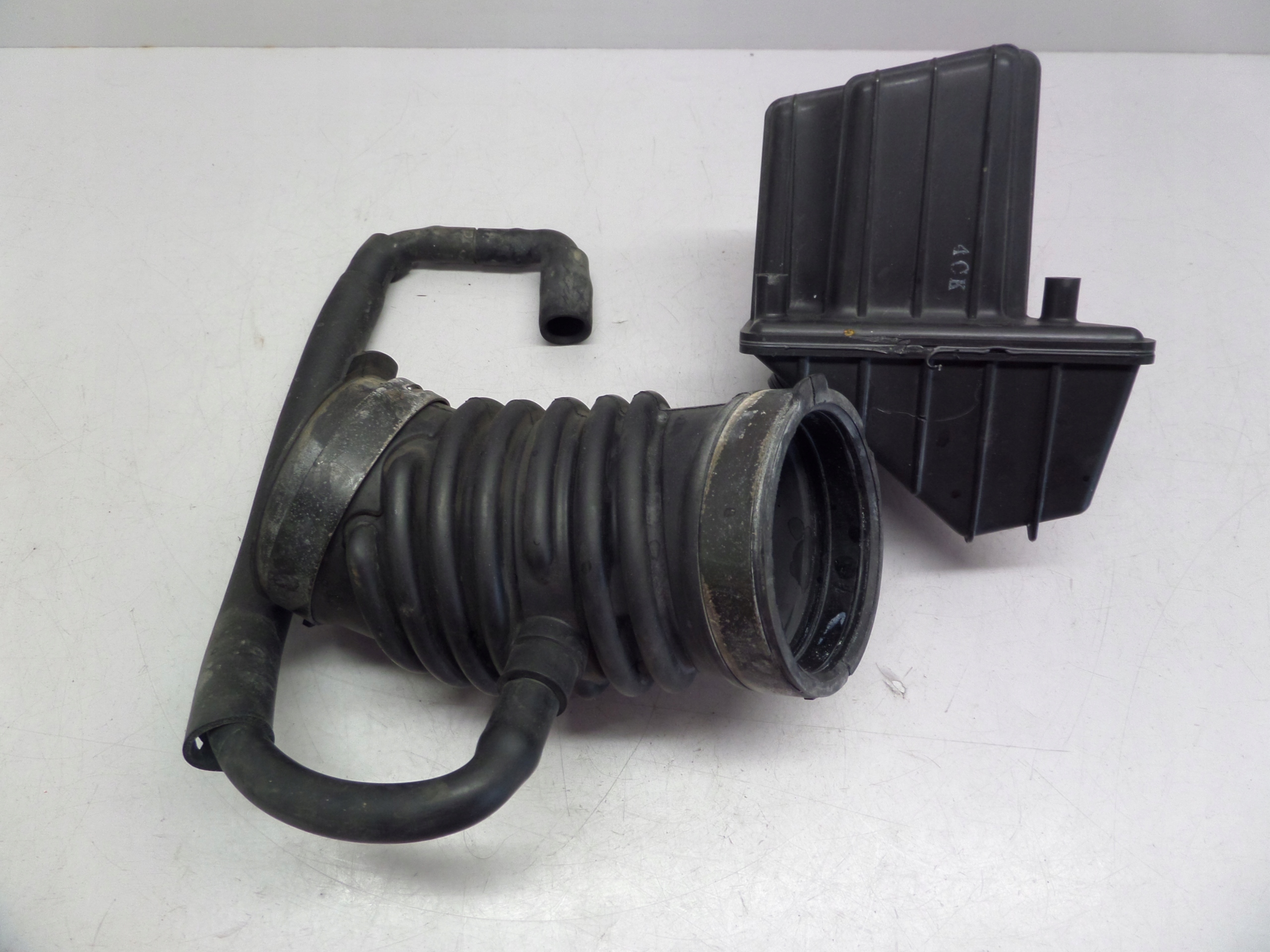 Schlauch rohr luft DOLOT 1.6B MAZDA 3 und BK LF50132211