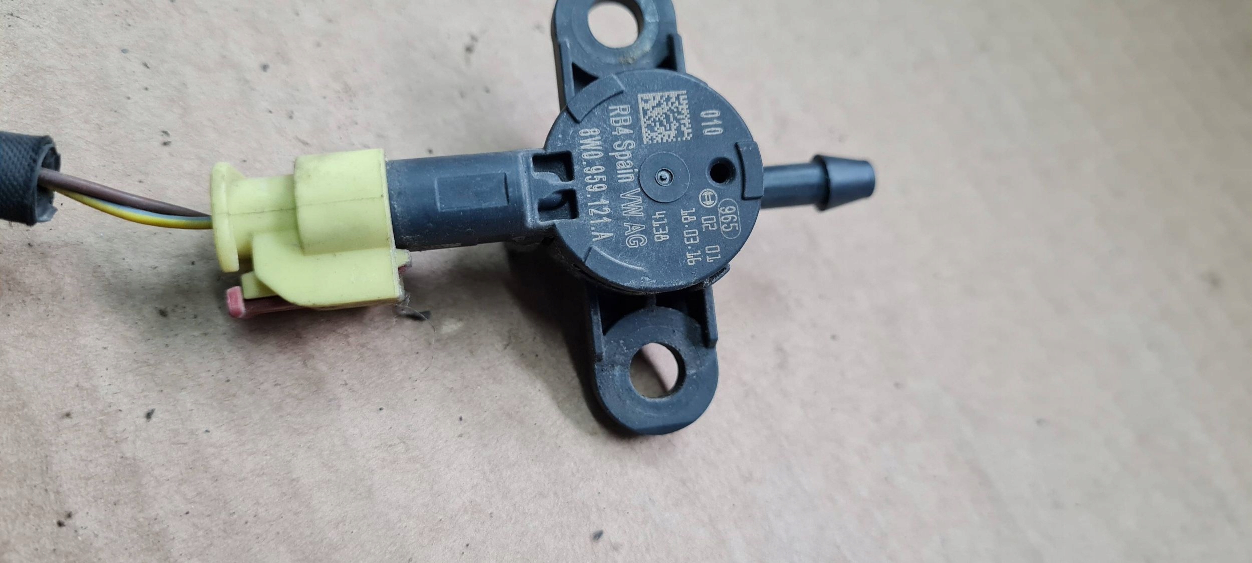 A4 B9 8W sensor OCHRONY PIESZYCH connecting spoiler 8W0959121A A5 8W S5