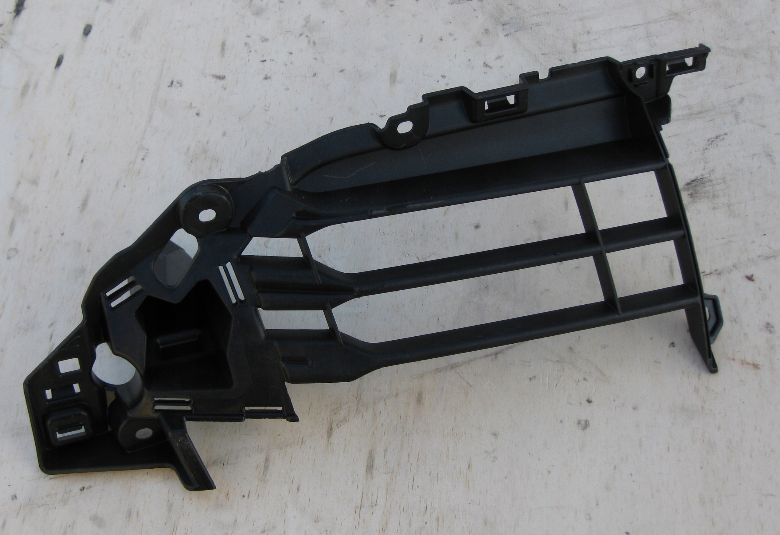 AUDI A3 8V support ELEMENT ZAMYKAJACY bumper front 8V4853950