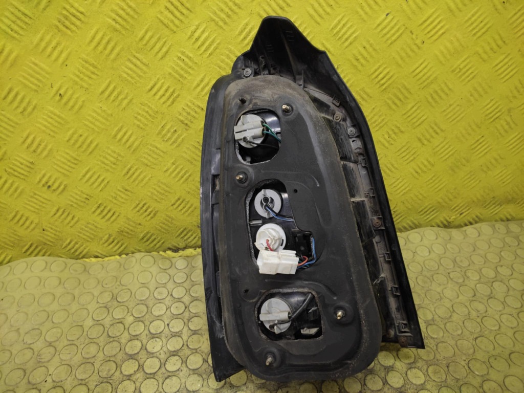 HYUNDAI TRAJET light right rear part 924023A5