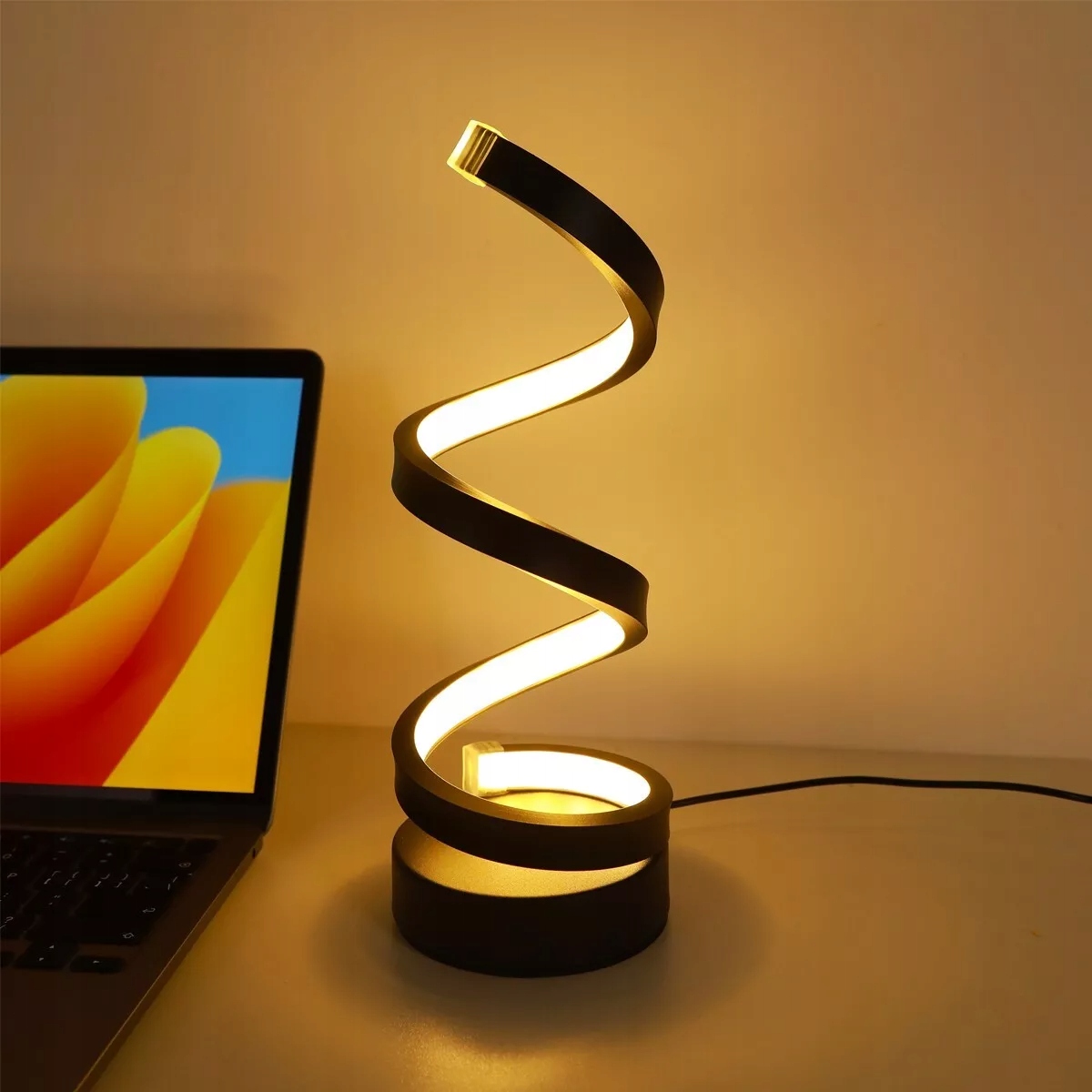 LAMPKA NOCNA LED SPIRALNYM DESIGNIE DO SYPIALNI ŚCIEMNIANA LAMPA STOŁOWA Typ nocna stołowa