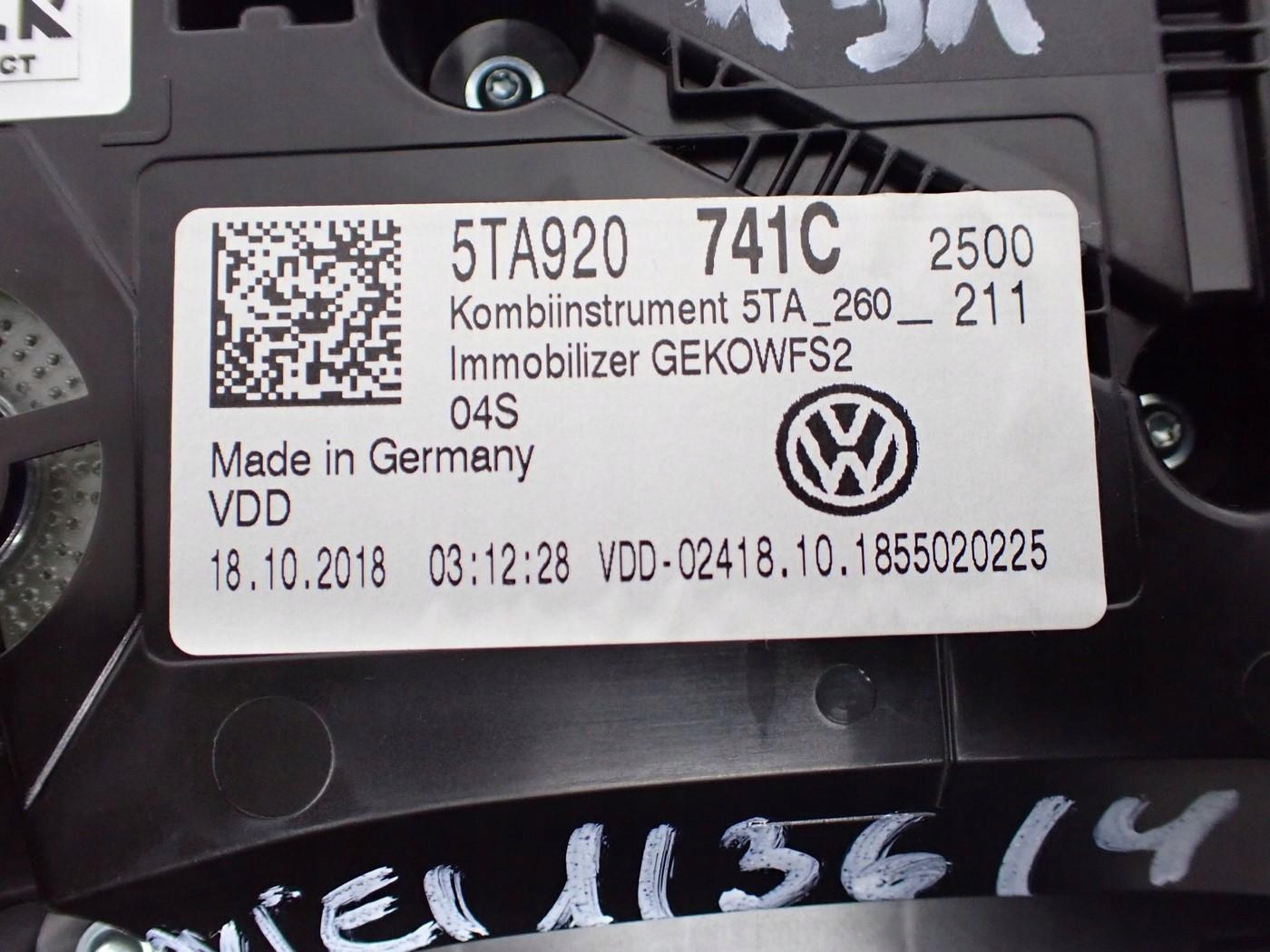 спидометр volkswagen oe 5TA920741C