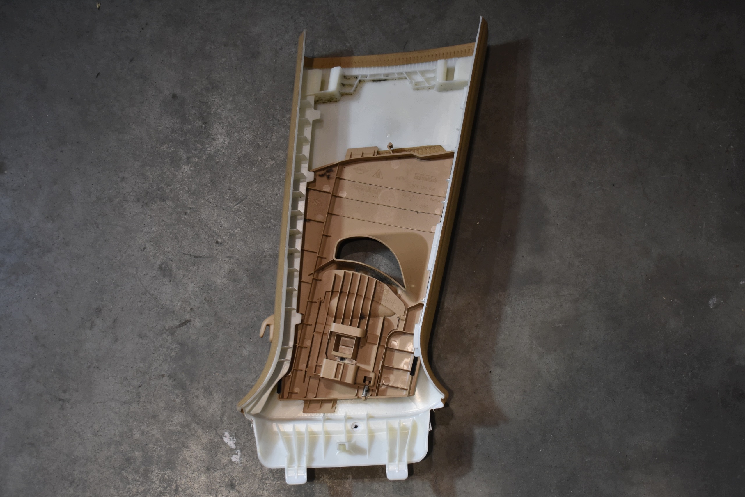 IDEALNA cover side SLUPKA B left left LUXURY BEIGE PORSCHE MACAN 1