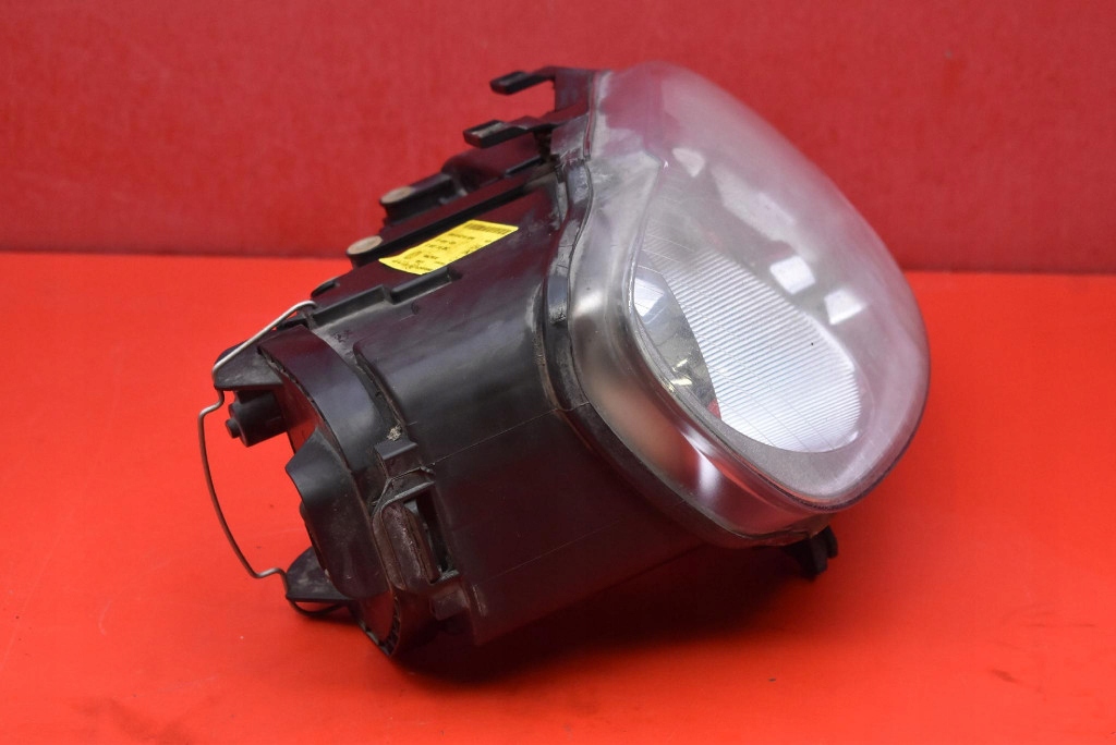 REFLEKTOR right light front EU 2K0941006B VW TOURAN 1 and 03-06