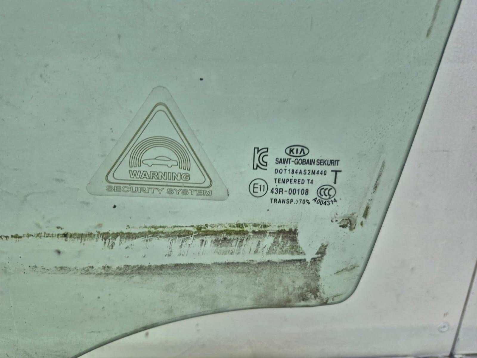 KIA CARENS IV window door left front 2013