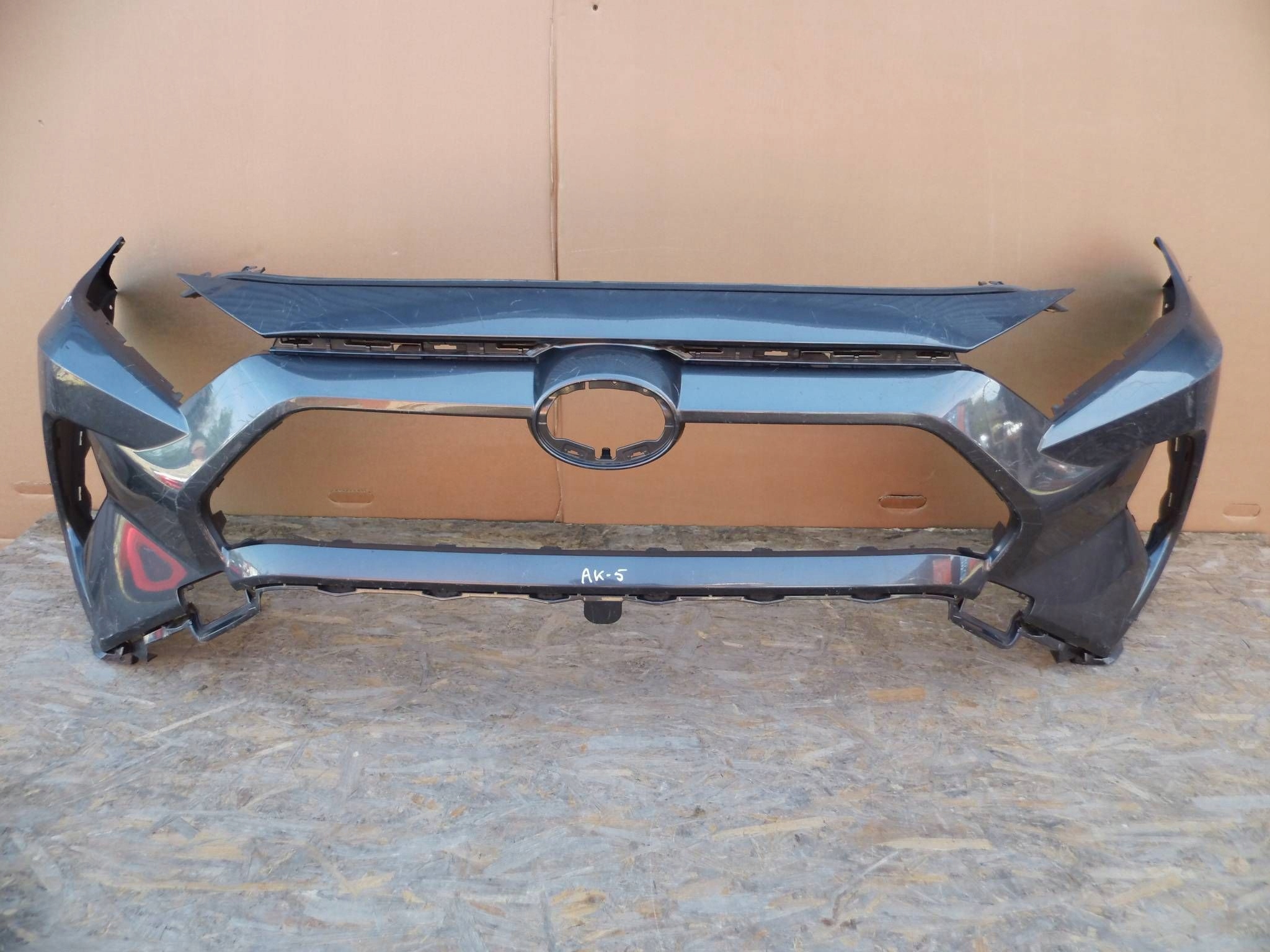 Toyota RAV4 v 2018-2022 bumper front front
