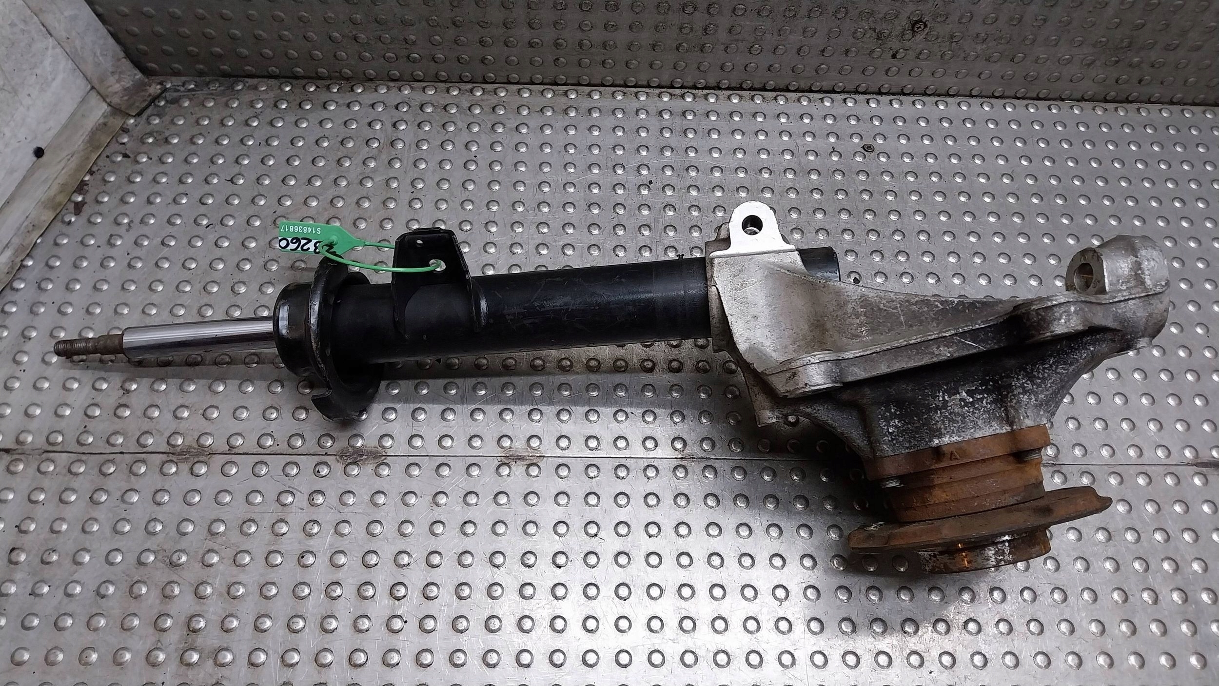 Mozzo FUSELLO ammortizzatore sinistra Anteriore 6764443 BMW E90 E91 E92 E93 E81 E82 E87