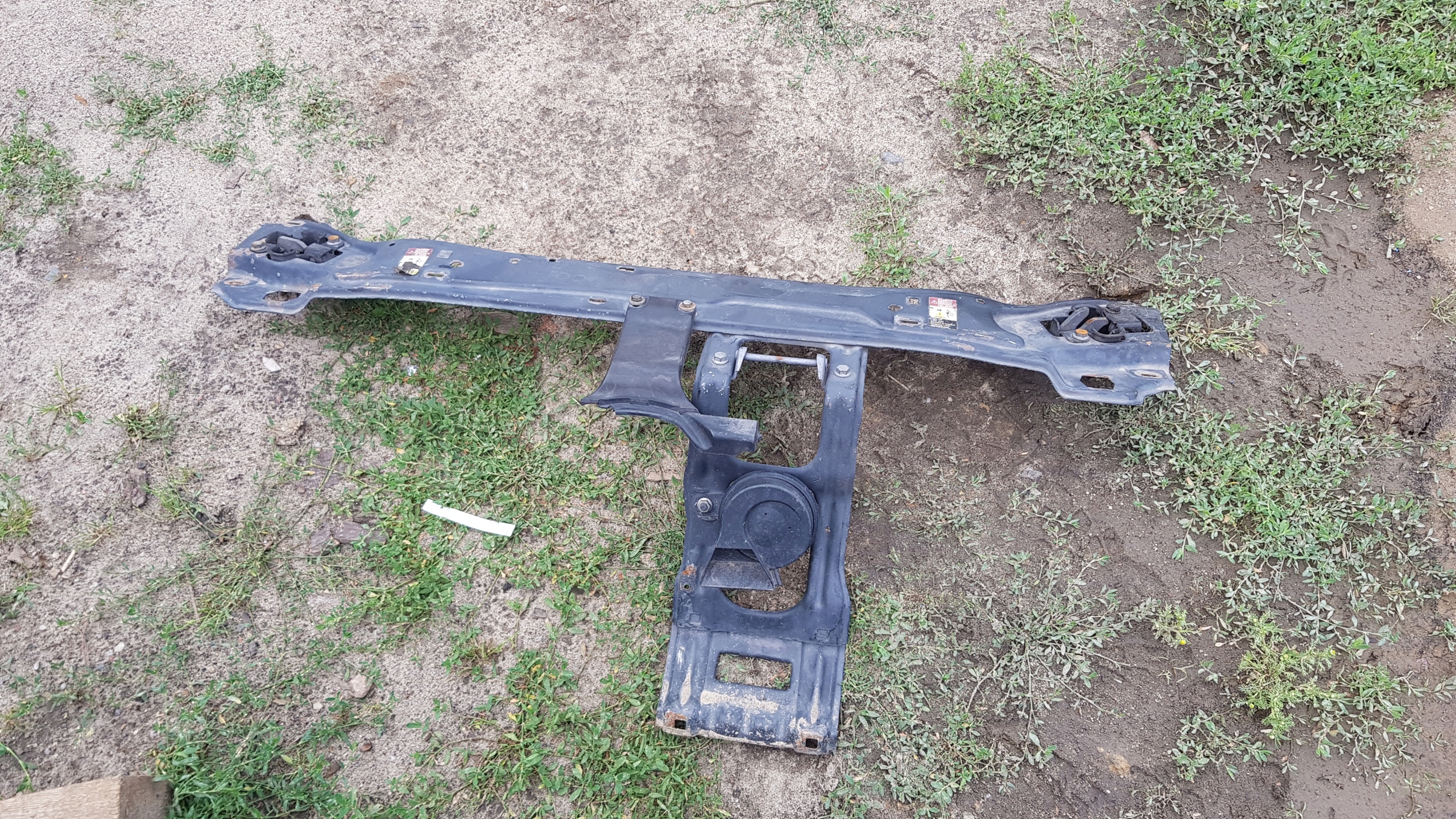 MERCEDES W203 support panel for radiators ZAMKI