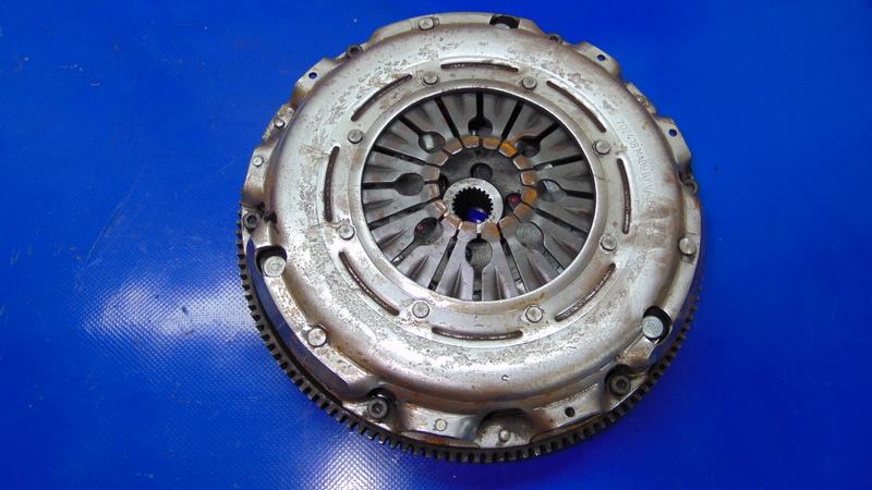 VOLANO USATO VALEO di pressione disco 8MM 2.0TDI VW CADDY III