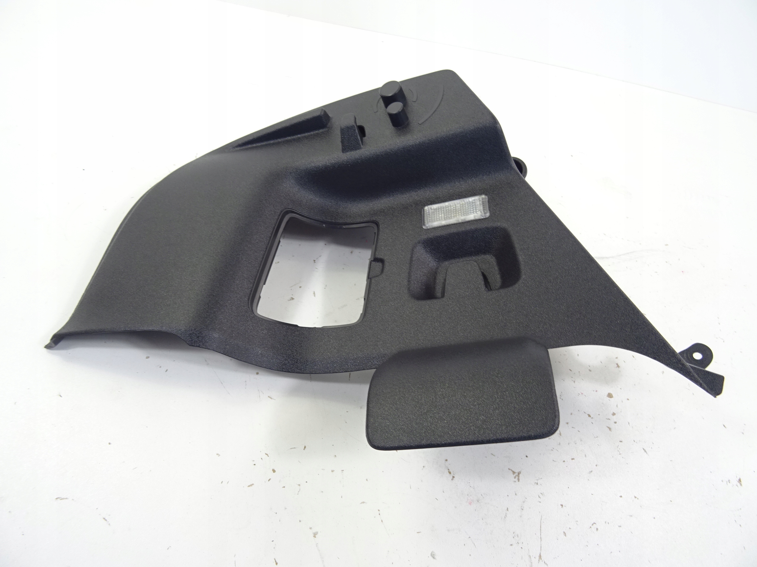 CITIGO 1.0 MPI VW UP! TAPICERKA BOCZEK BAGAŻNIKA LEWY 1S0867761A 2018R