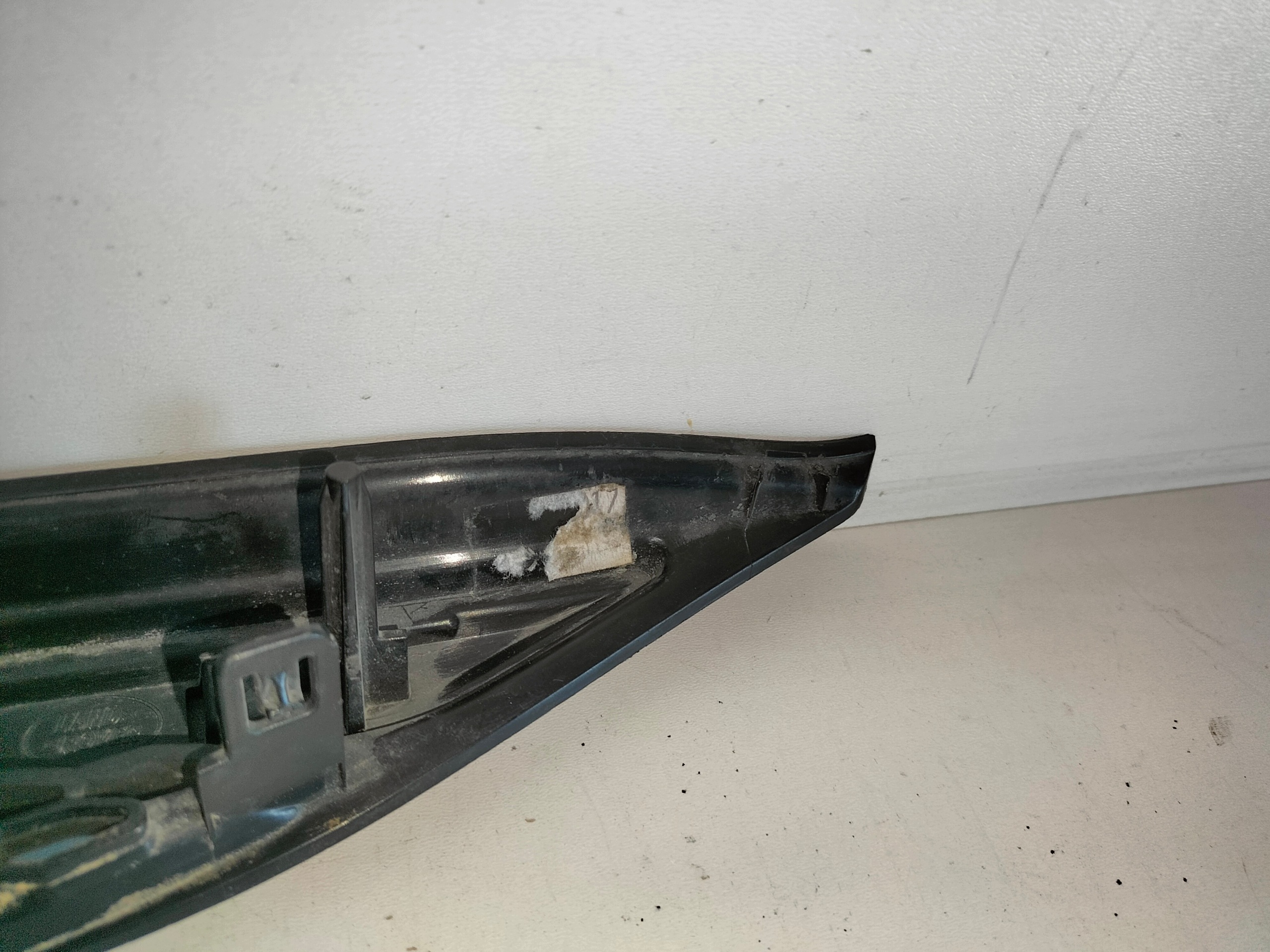 lišta krytka blatníku předního předek levá RANGE ROVER EVOQUE L538 11