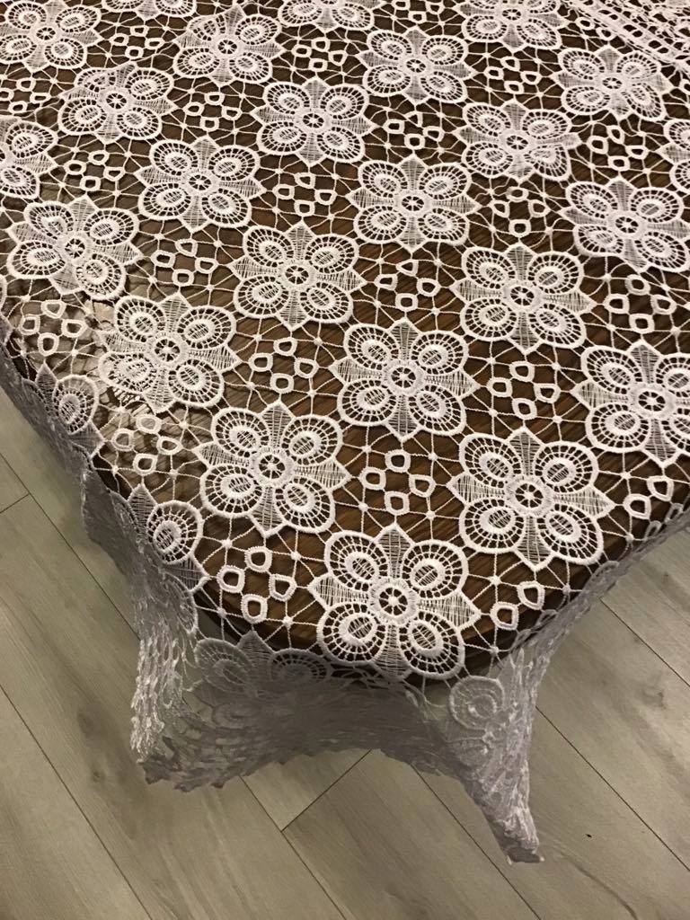 

Obrus z Gipiury Biały Cały Koronkowy 150 cm /260cm